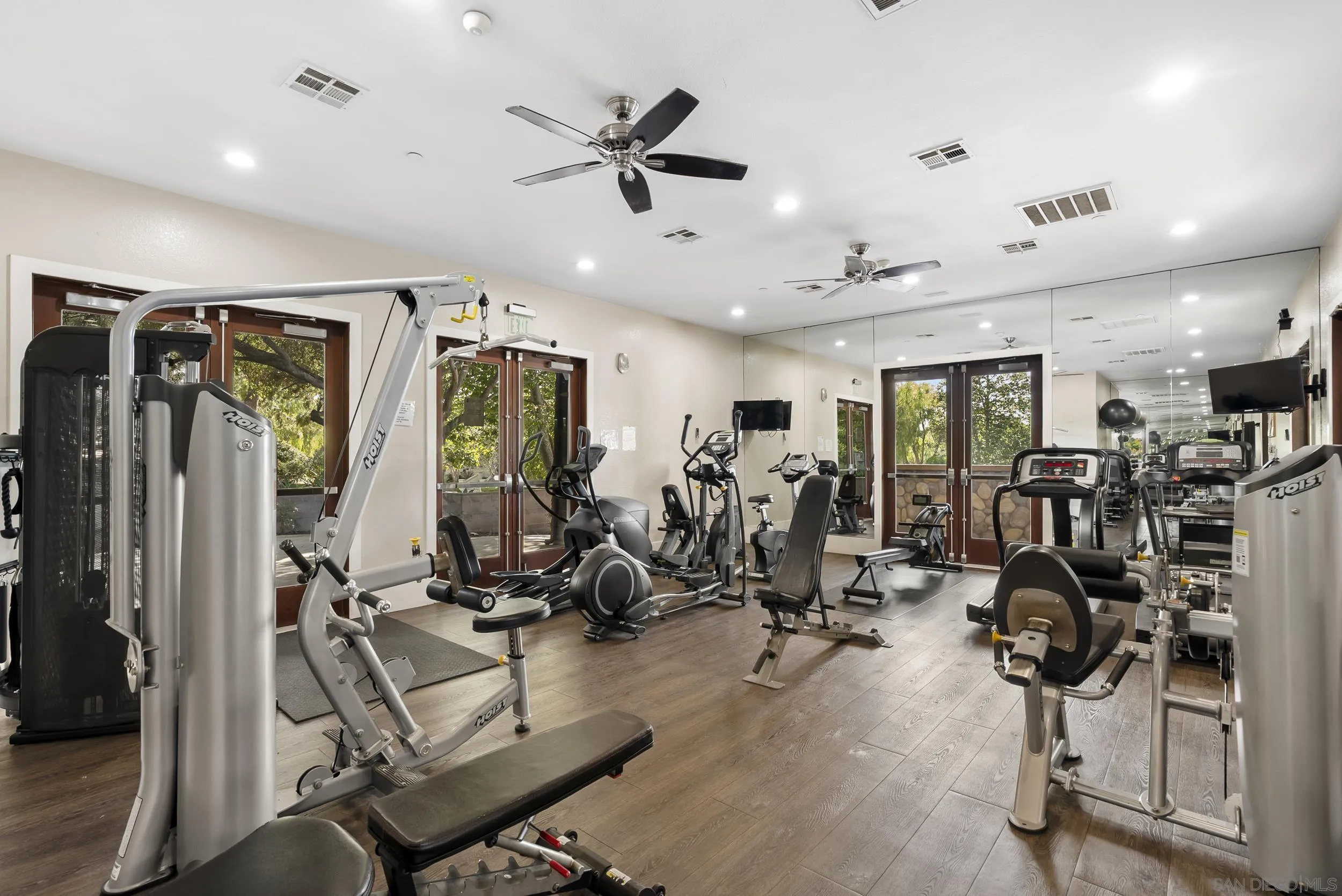 https://cdn.realtyfeed.com/cdn/127/260012273/7082609c71bef032f6dec2b8b8bee02a.webp