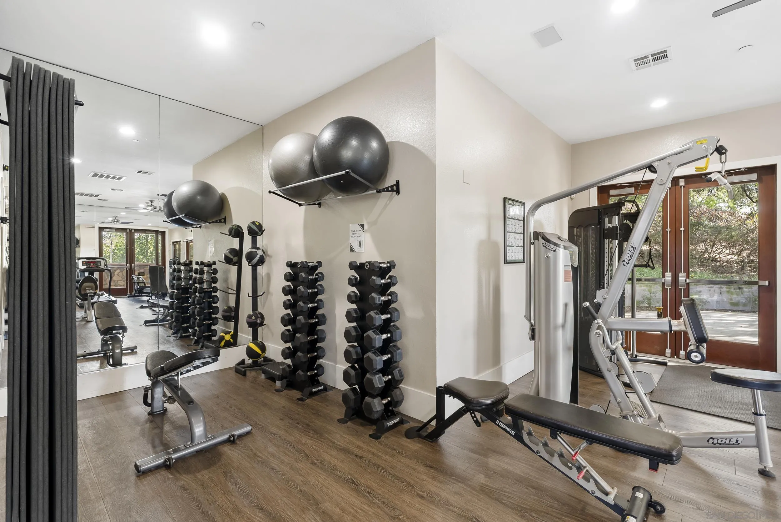 https://cdn.realtyfeed.com/cdn/127/260012273/fa14052e90ed42a4154669331de18e5e.webp