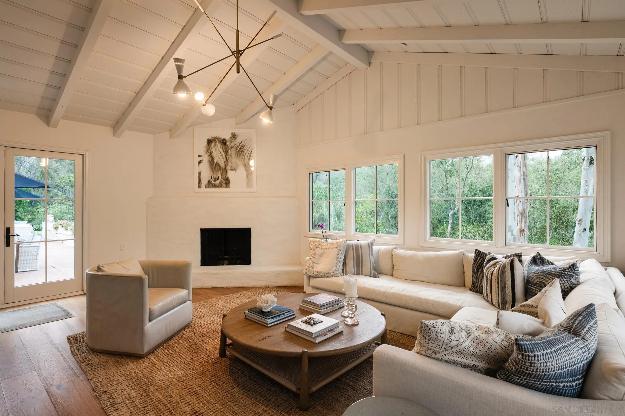 https://cdn.realtyfeed.com/cdn/127/260012288/18c18f2dbafe16c135556dbdcf801104.webp