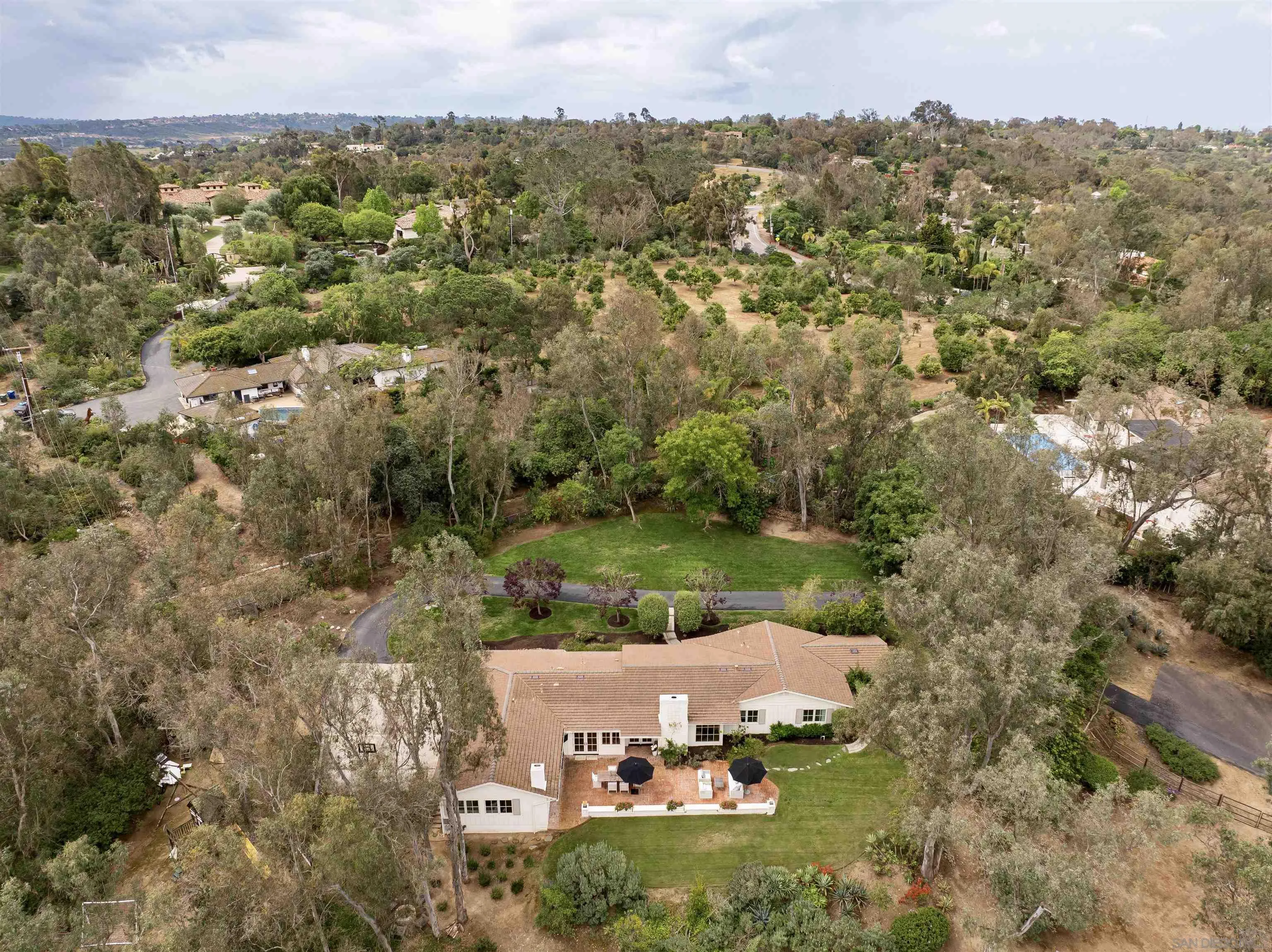 https://cdn.realtyfeed.com/cdn/127/260012288/ac81b02bf7649fc0b874cac6dd421765.webp
