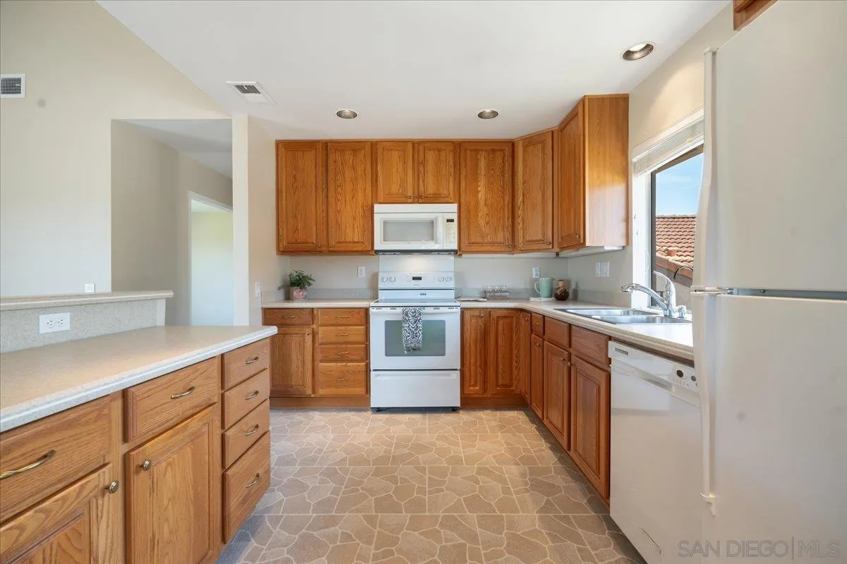 Photo #11: 260012289 Listing: Photo #11