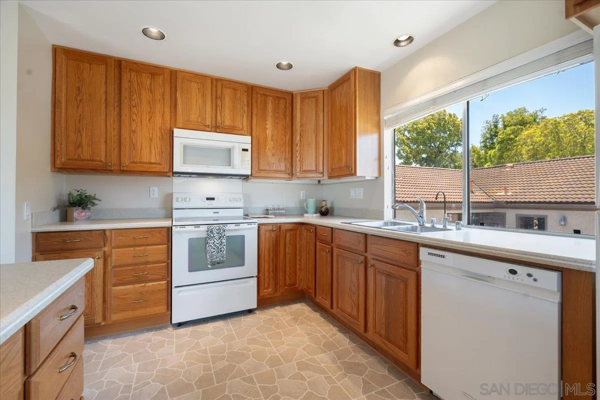 Photo #10: 260012289 Listing: Photo #10