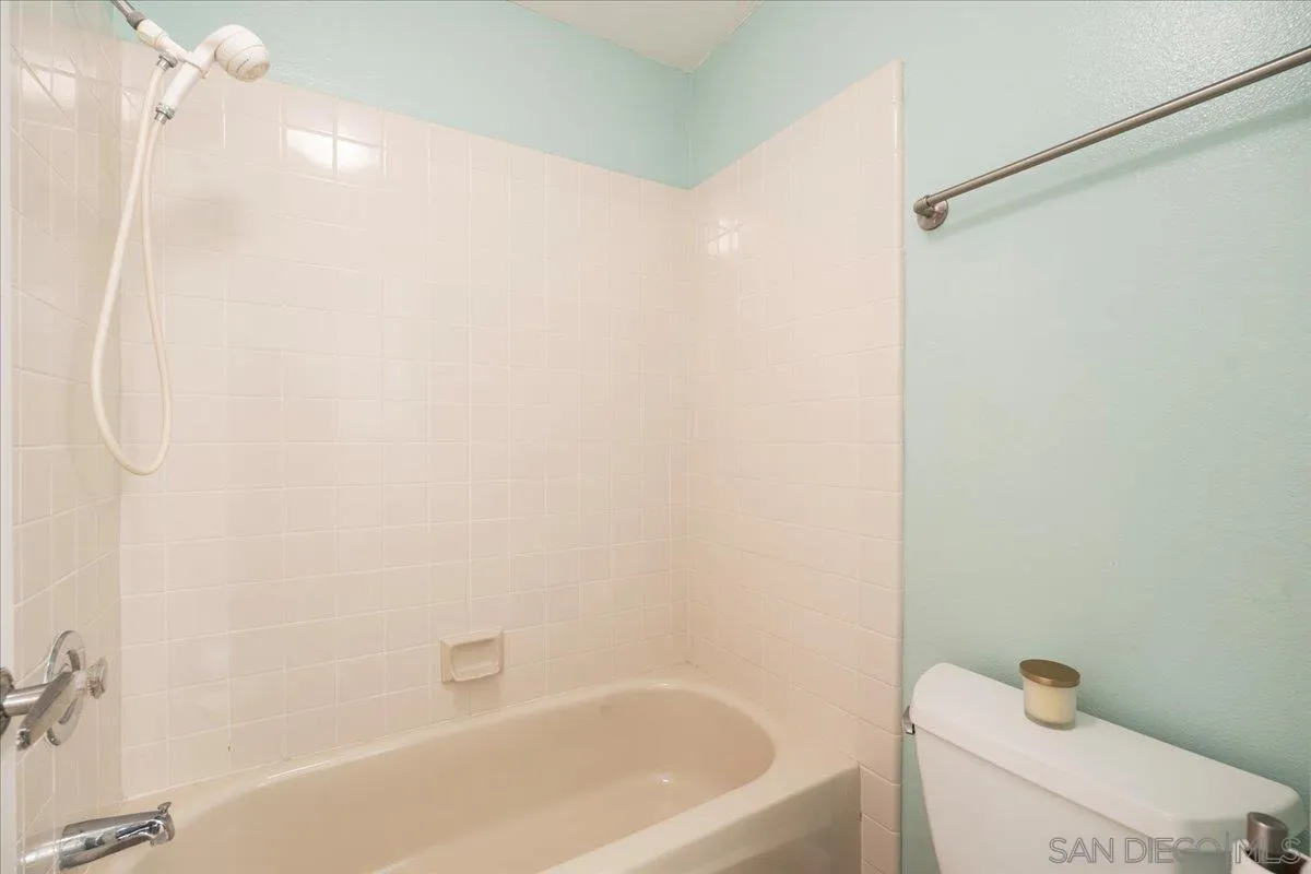 https://cdn.realtyfeed.com/cdn/127/260012290/4f3788fce17b9a47b63da334d8883f79.webp
