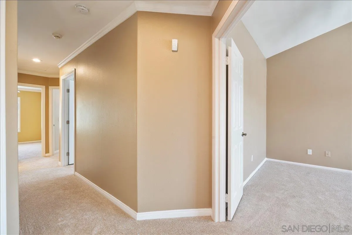 https://cdn.realtyfeed.com/cdn/127/260012290/78fe098aff960d076676d9b9e13e5797.webp