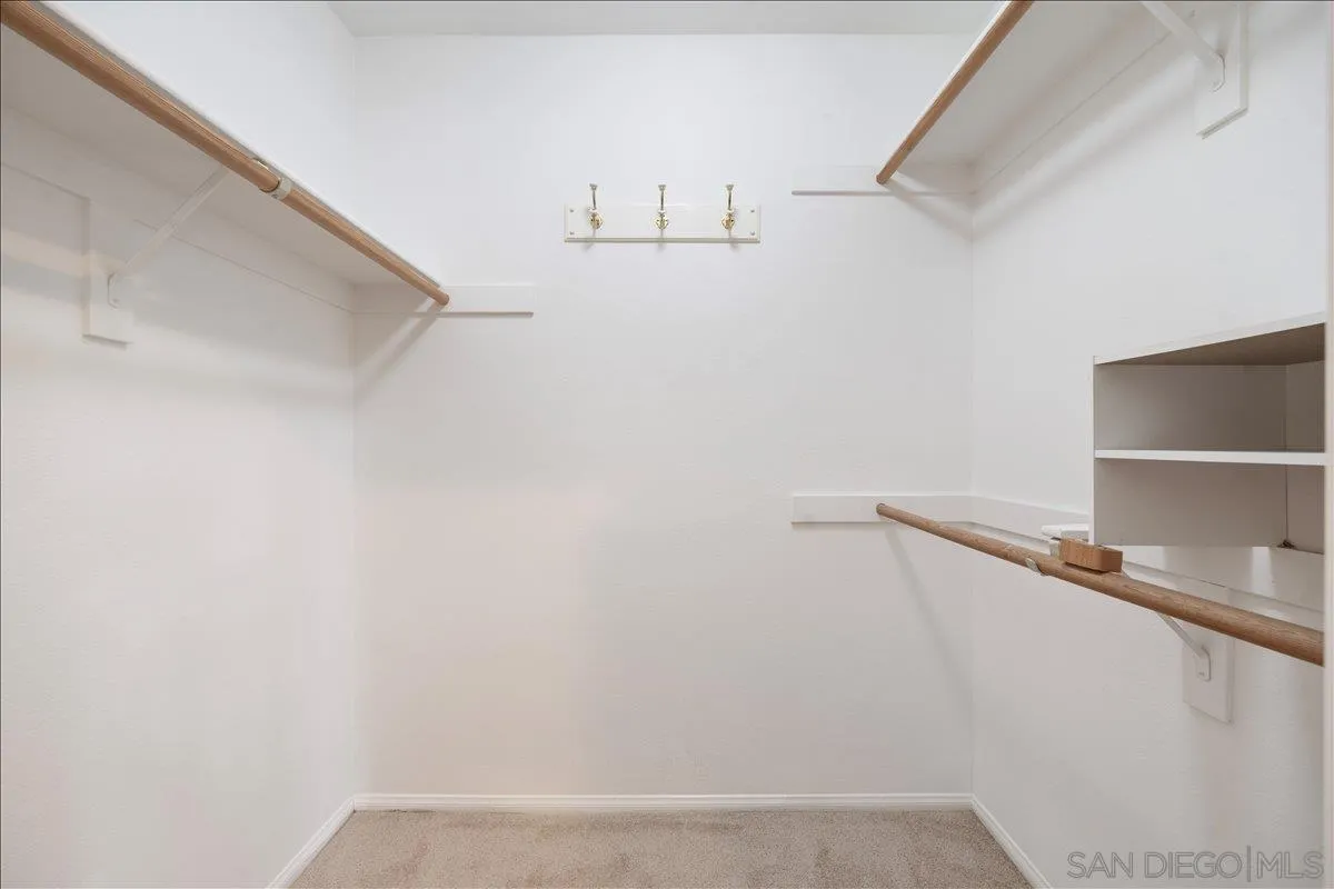 https://cdn.realtyfeed.com/cdn/127/260012290/8fd2a677737ad4b9fbcfe90ddb9d75fa.webp