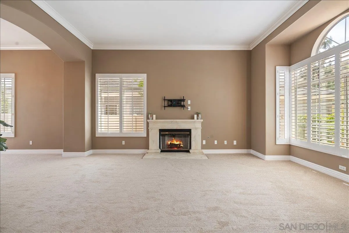 https://cdn.realtyfeed.com/cdn/127/260012290/f9f30da9eff8602ca09525ff3501d837.webp