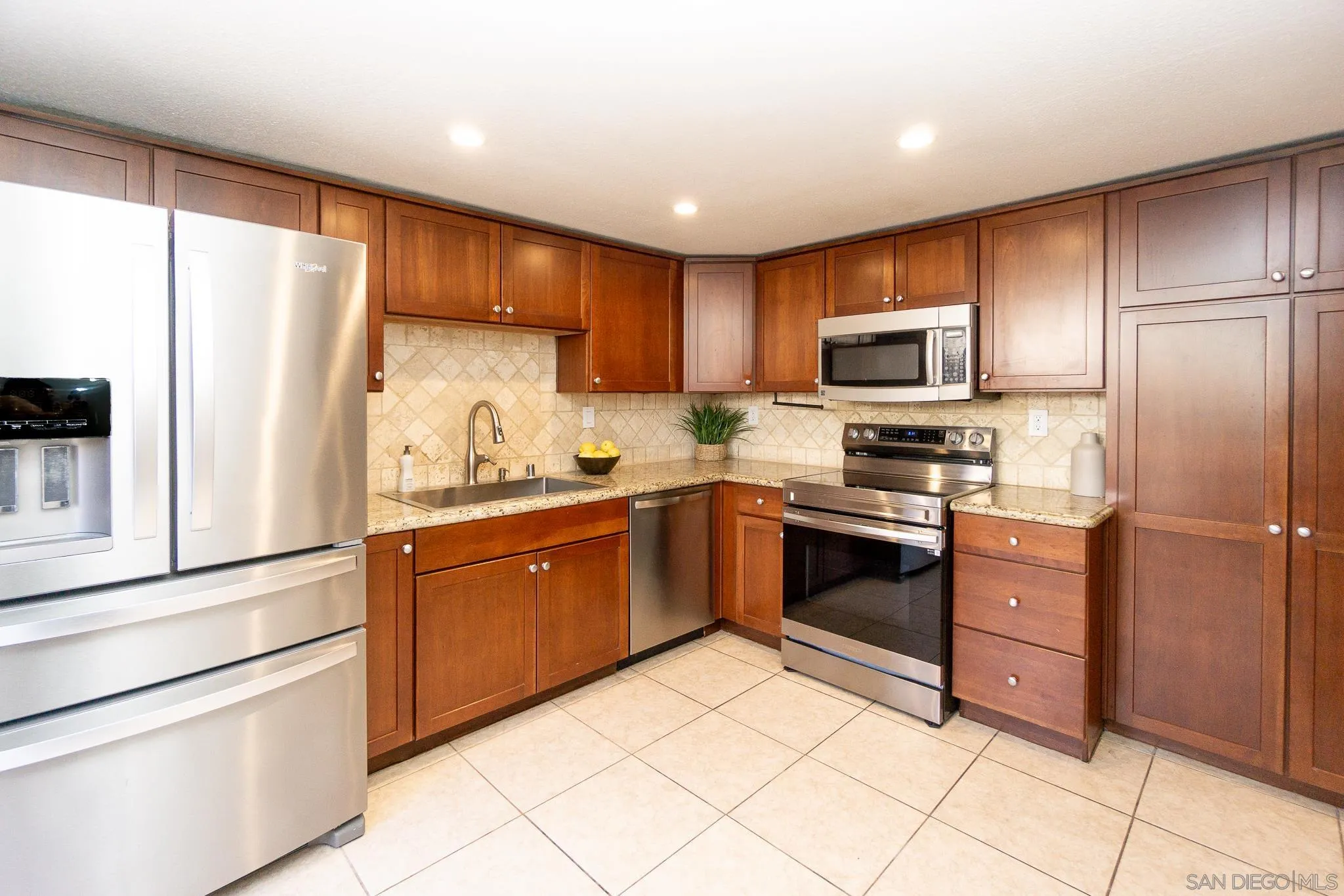 Photo #1: 260012293 Listing: Photo #1