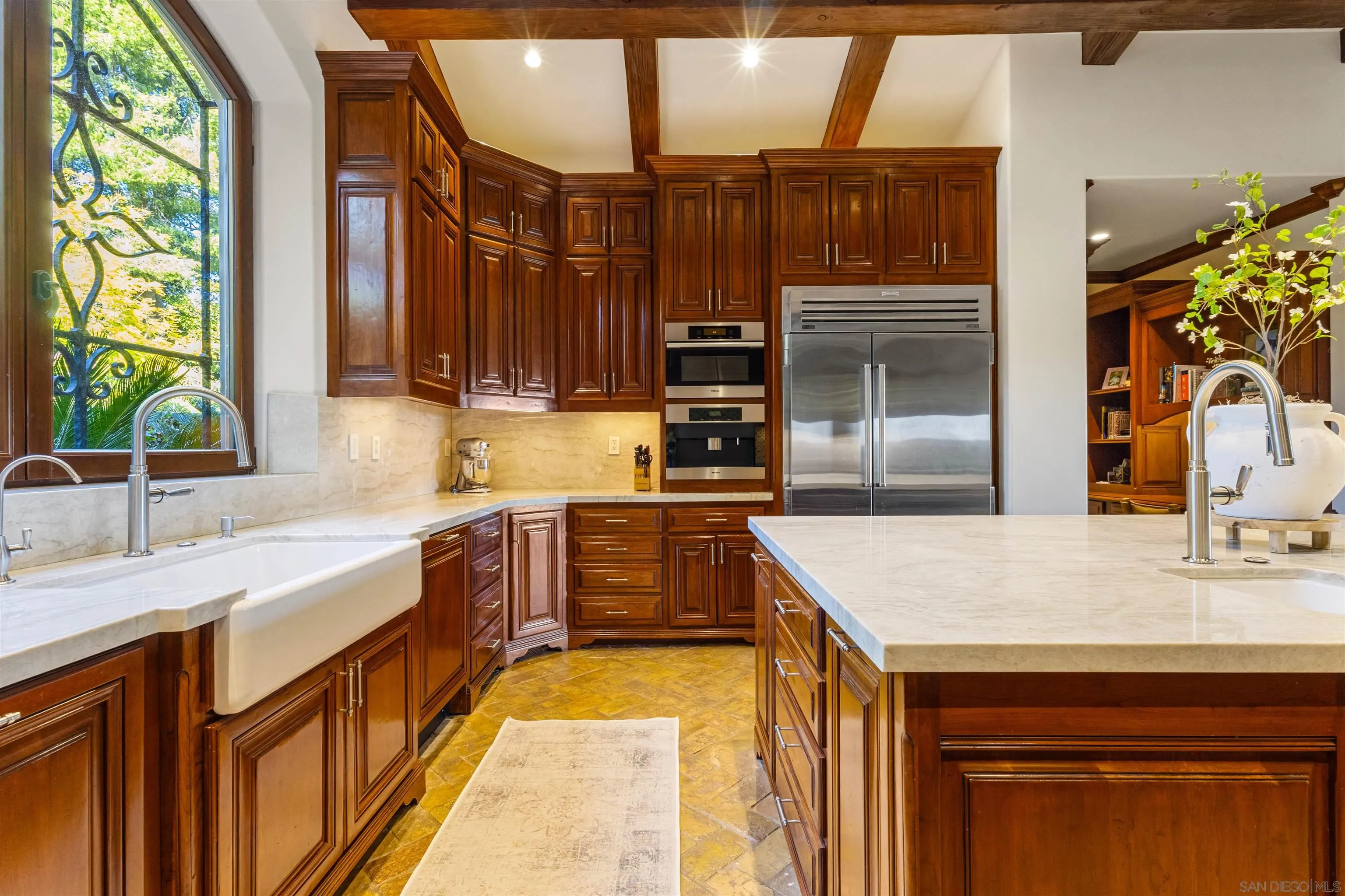 https://cdn.realtyfeed.com/cdn/127/260012295/3a9190360999939f42b65512117ddbe1.webp