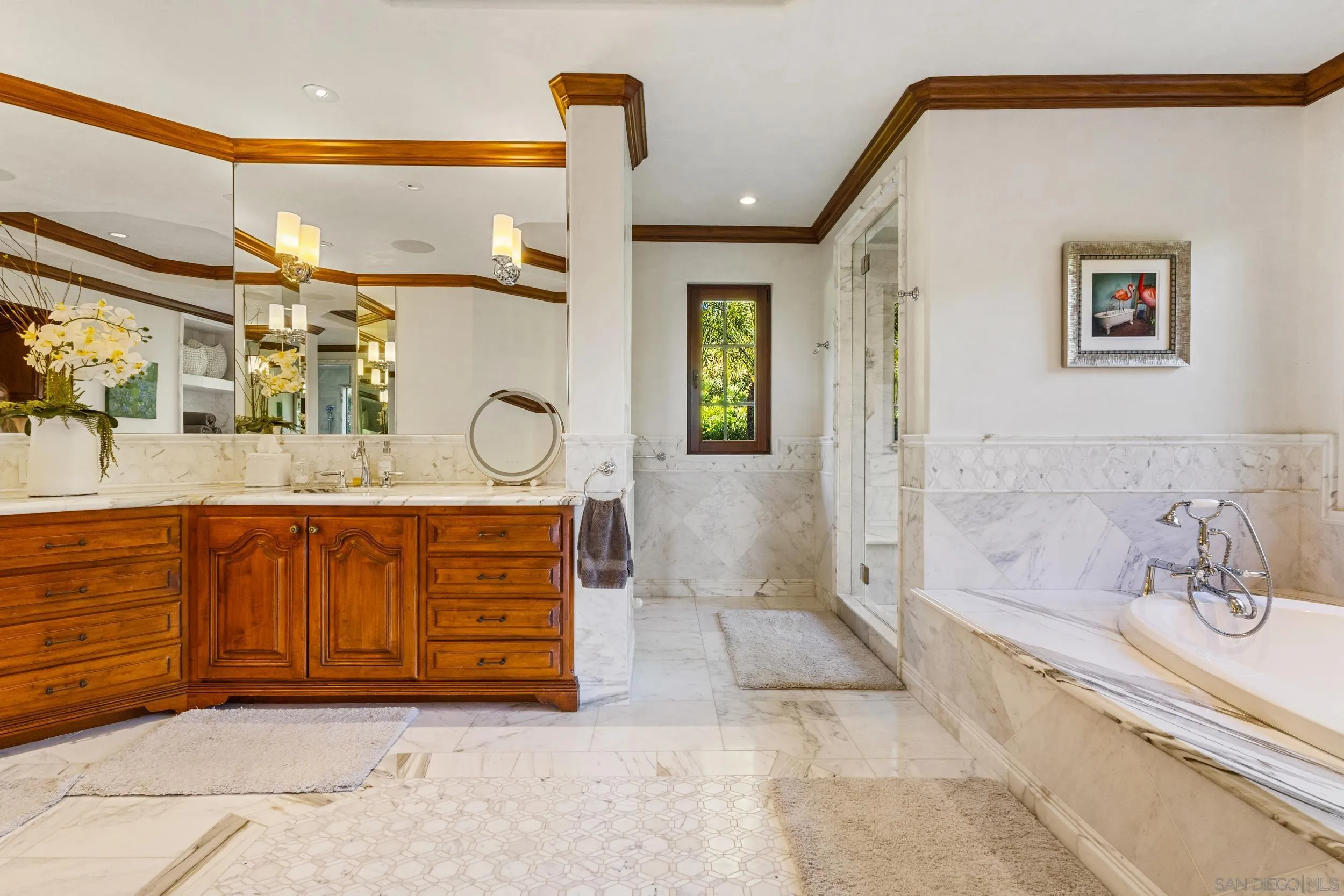 https://cdn.realtyfeed.com/cdn/127/260012295/3af41b8e888a0d0f4232d562cb73a2bd.webp