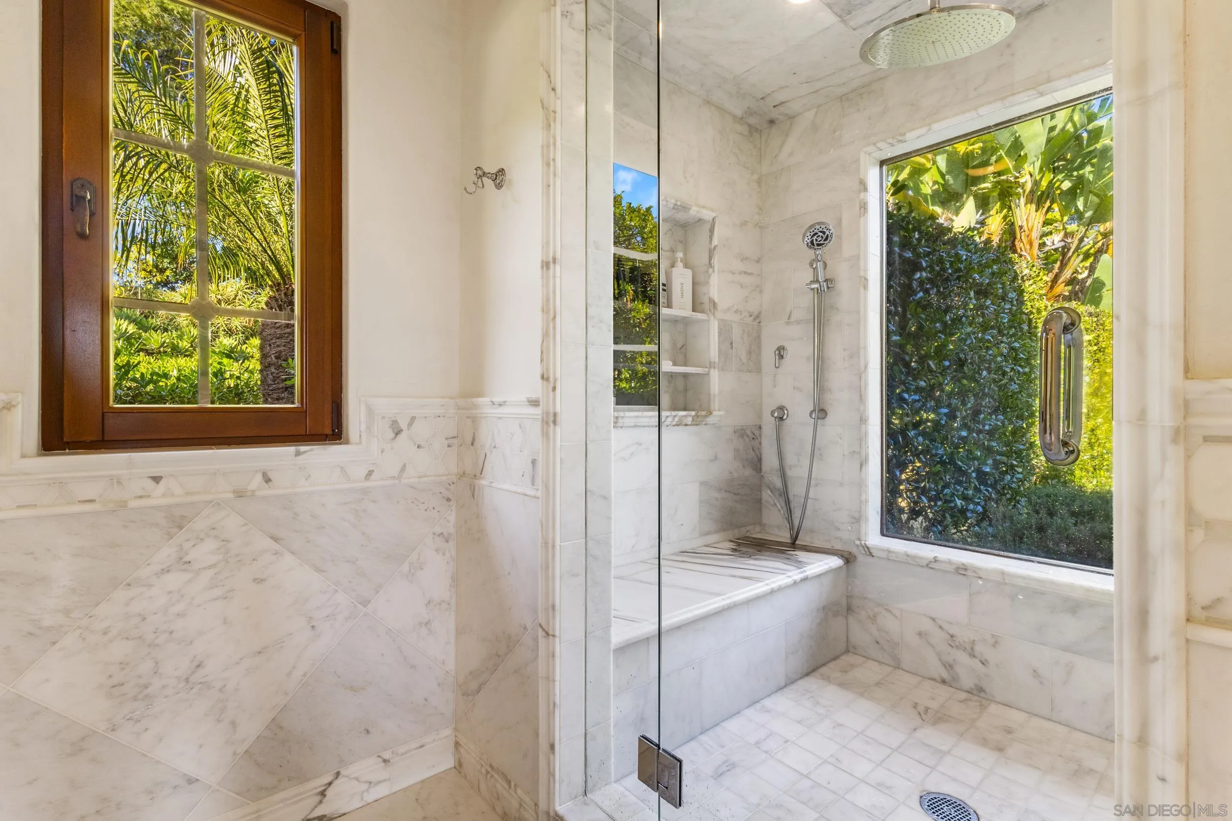https://cdn.realtyfeed.com/cdn/127/260012295/3bf8a8aff9827c46e881505efddb6ae3.webp