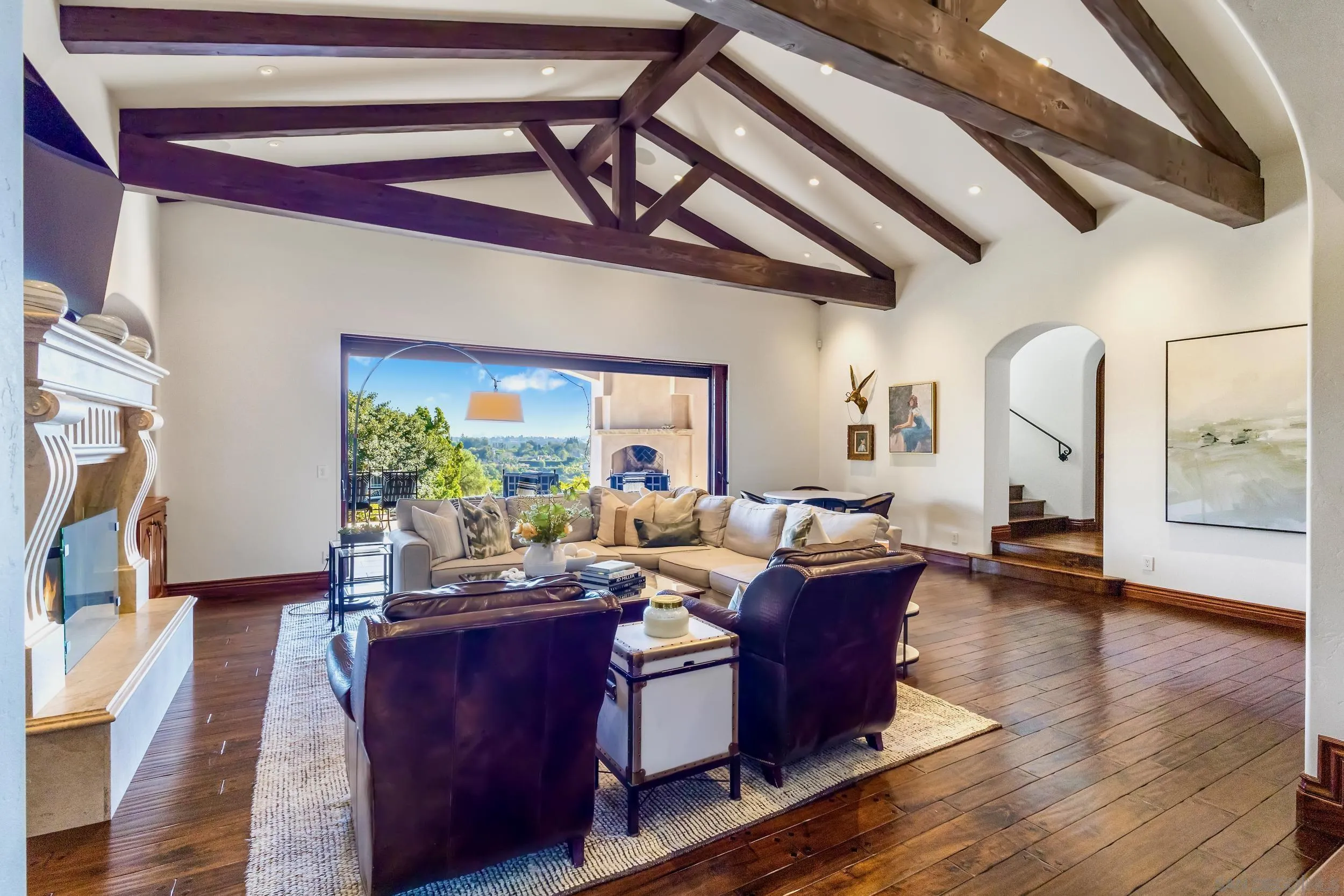 https://cdn.realtyfeed.com/cdn/127/260012295/4eb92b13ec947e3e65bb758b62c1c789.webp