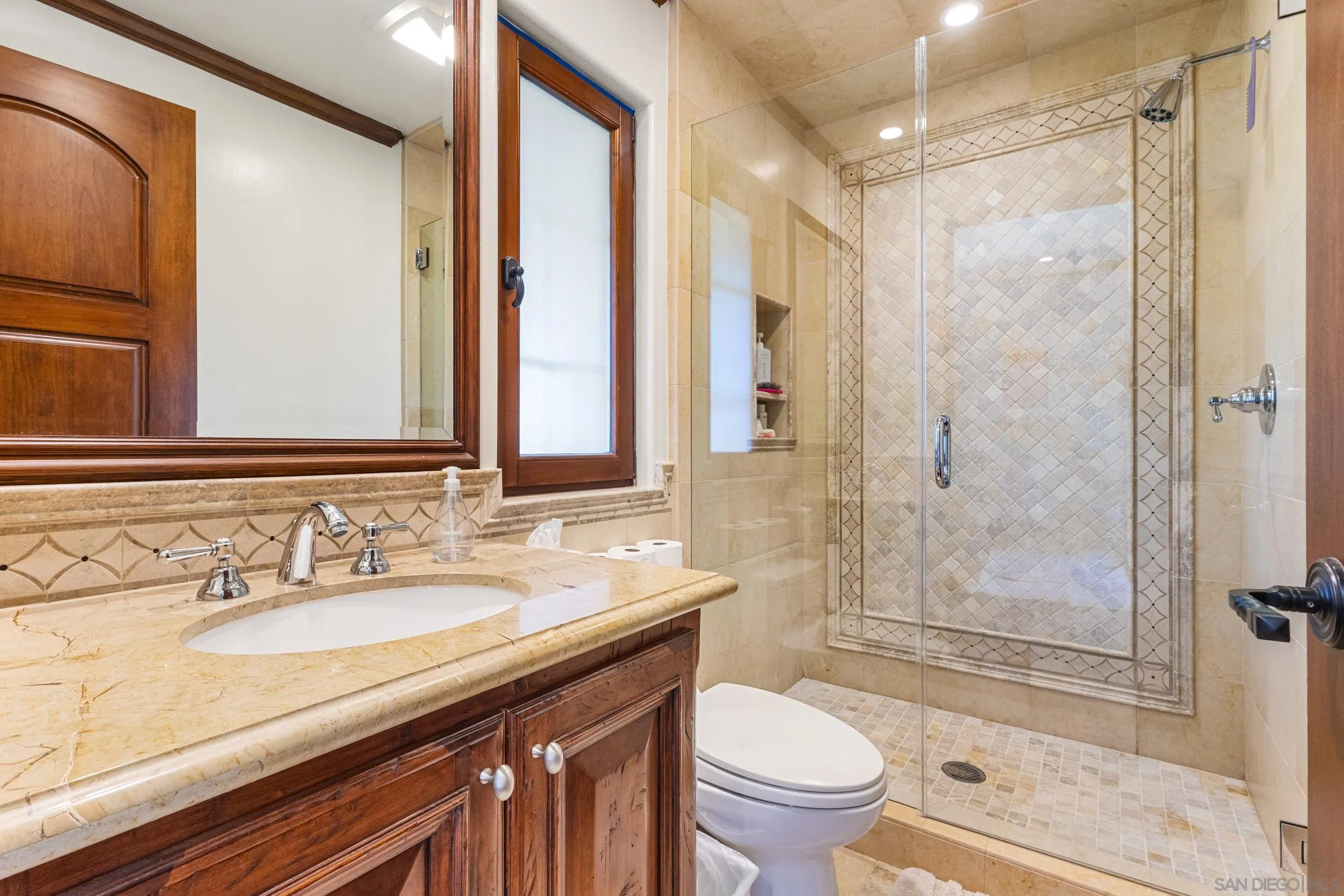 https://cdn.realtyfeed.com/cdn/127/260012295/70d516e4092f2f48a4f1591df7e6d125.webp