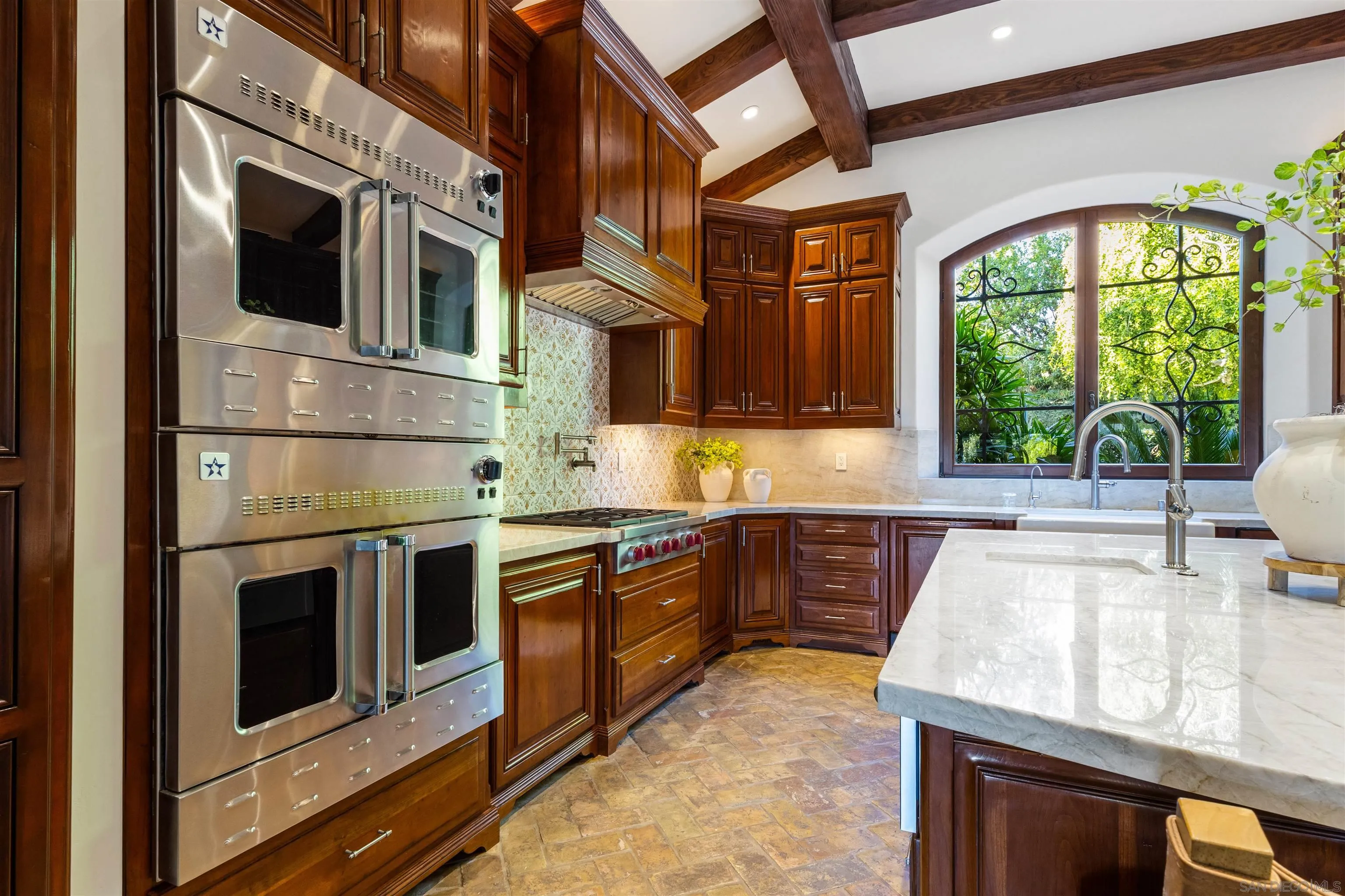 https://cdn.realtyfeed.com/cdn/127/260012295/95c3f08161ffa5ca6b7b749718f6eabc.webp
