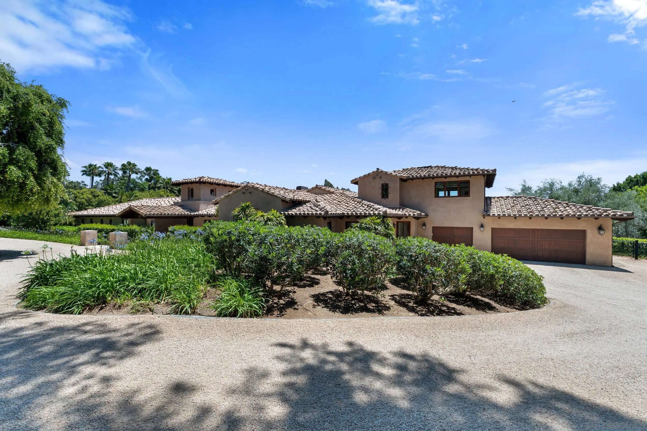https://cdn.realtyfeed.com/cdn/127/260012295/c7a0e64f930ea1c551a745d6585a40a7.webp
