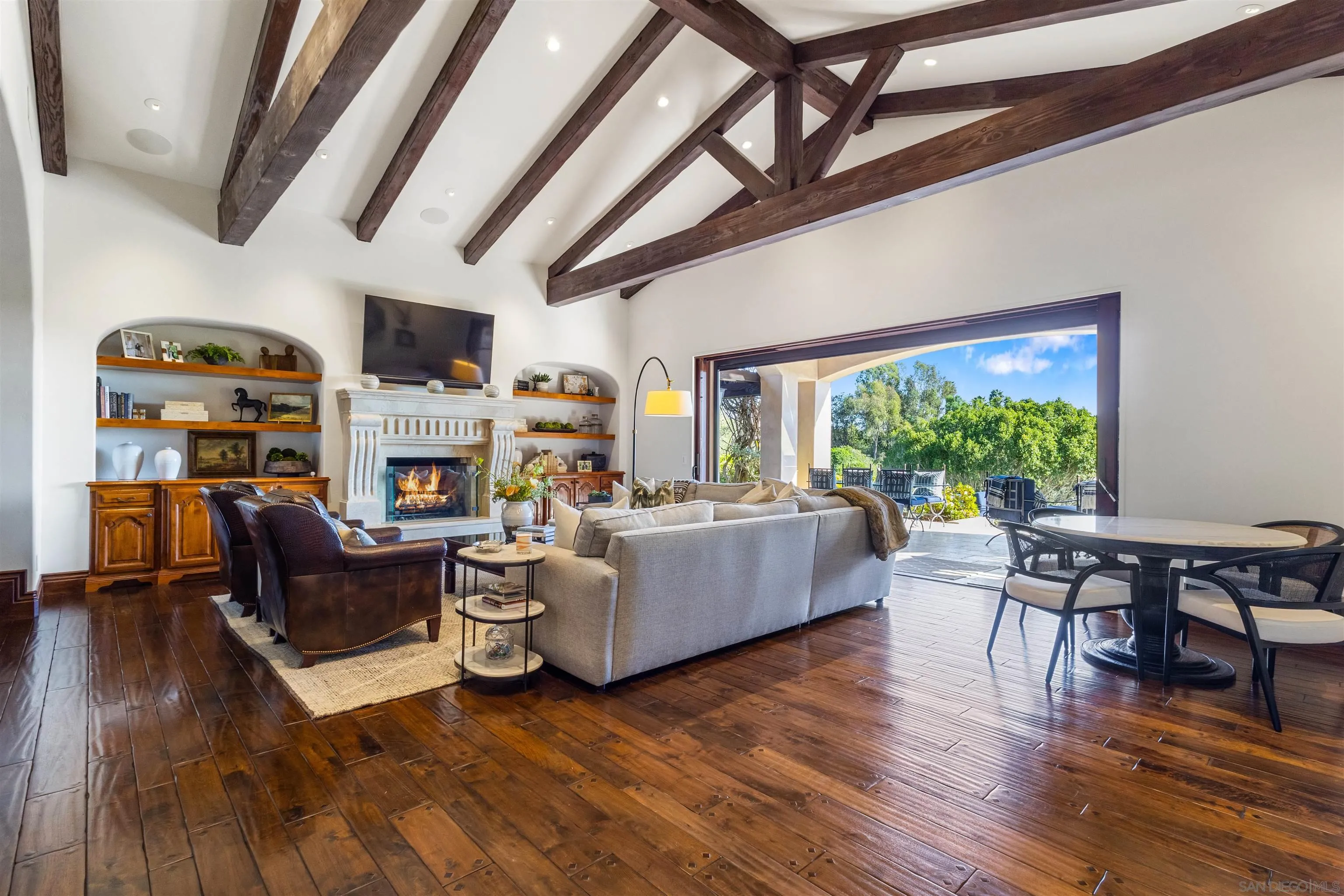 https://cdn.realtyfeed.com/cdn/127/260012295/eb3c5a4029acfb484fc3d715bf3fc181.webp