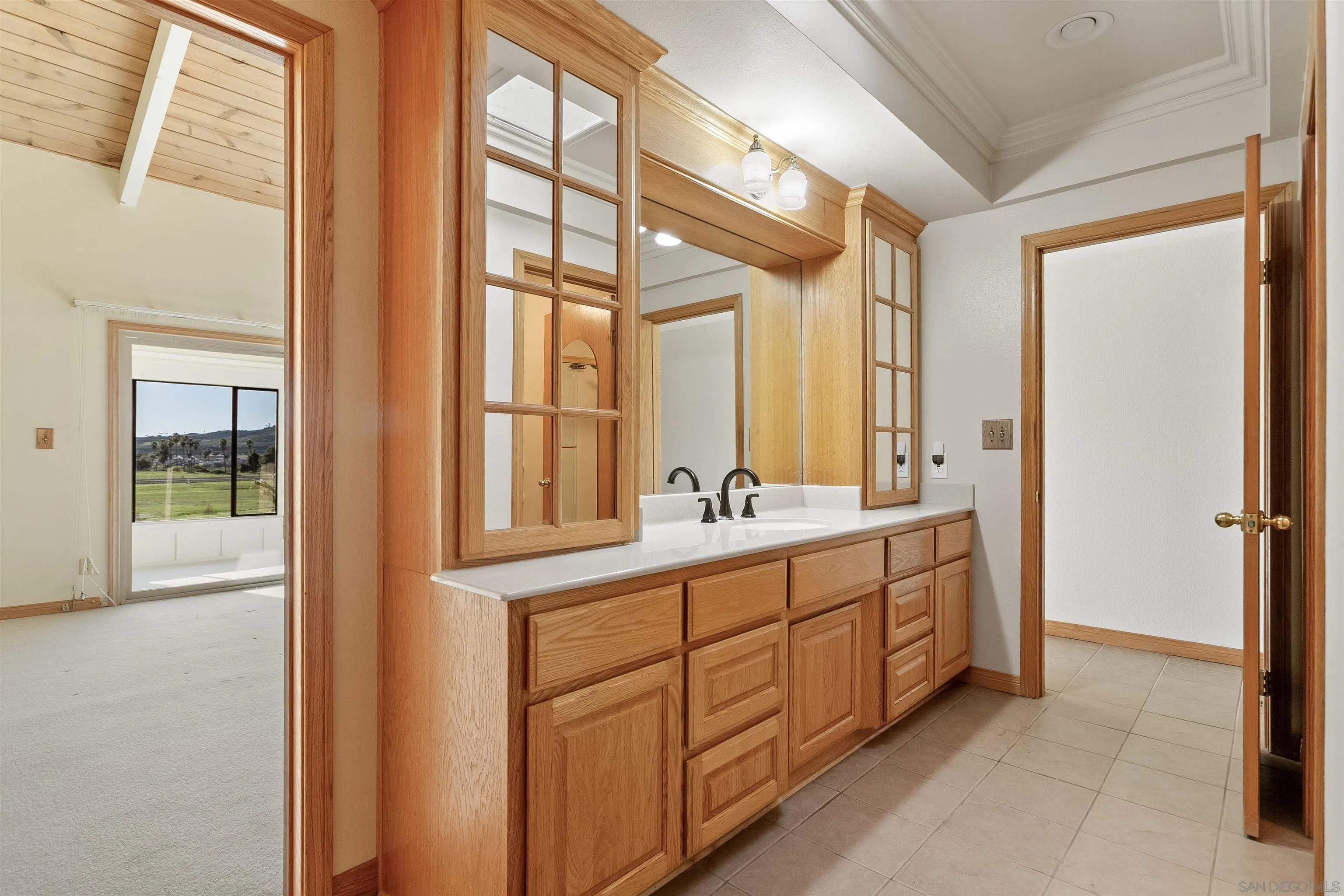 https://cdn.realtyfeed.com/cdn/127/2600123/2718972c03c144a3eff1b86cb24f1276.webp