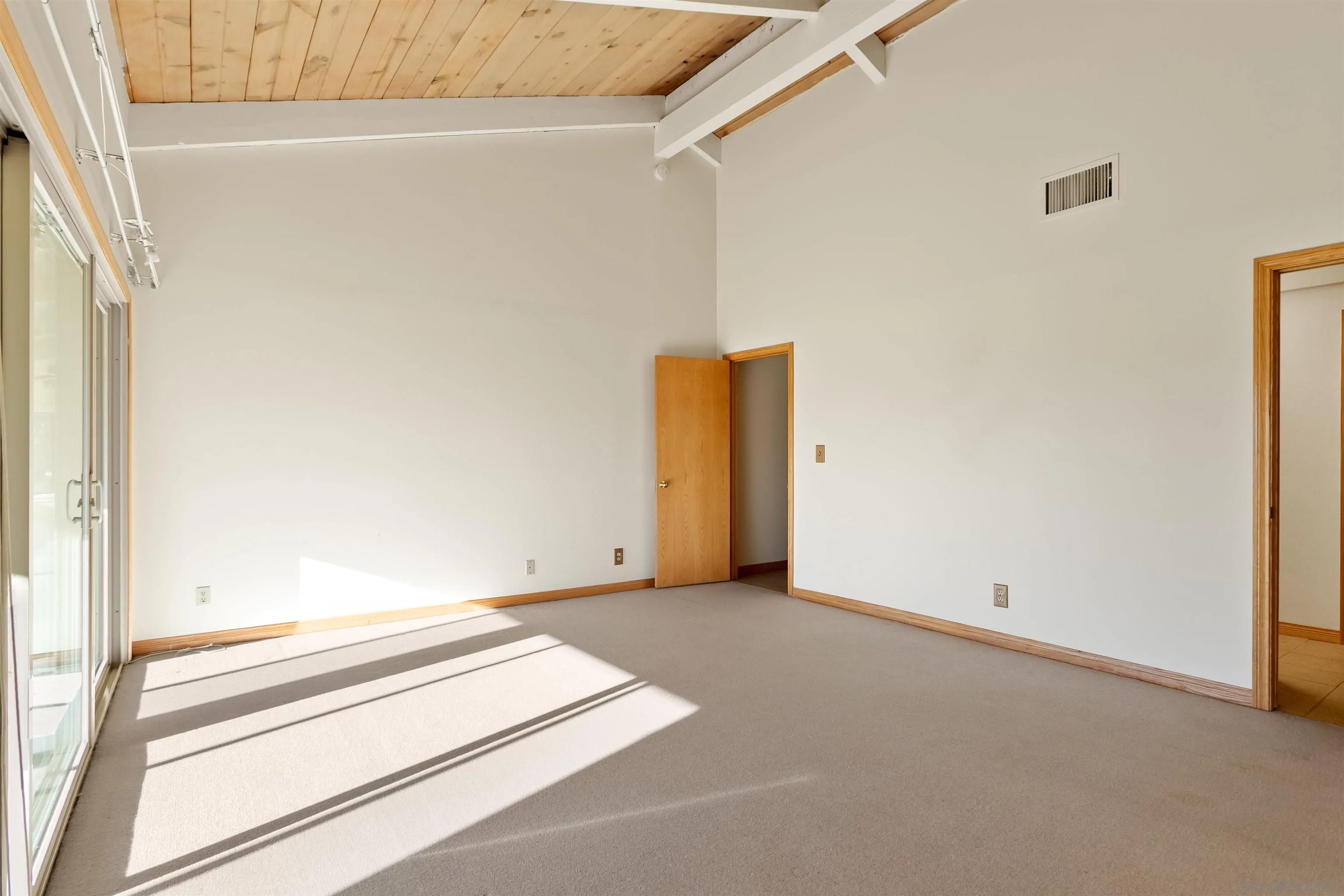 https://cdn.realtyfeed.com/cdn/127/2600123/b7944ead31624321b9b1277b02bf1fcd.webp