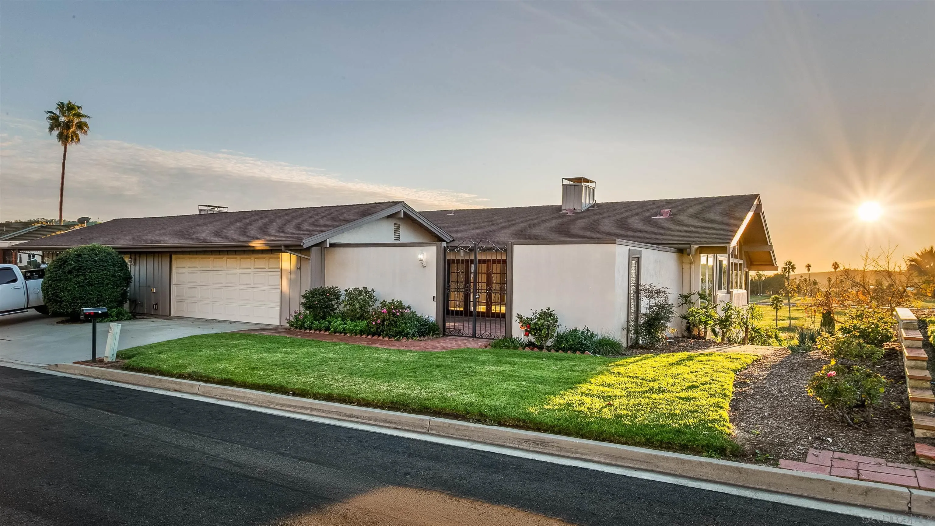 https://cdn.realtyfeed.com/cdn/127/2600123/d8052b8840cb3215c50bb8cc0d891fe5.webp