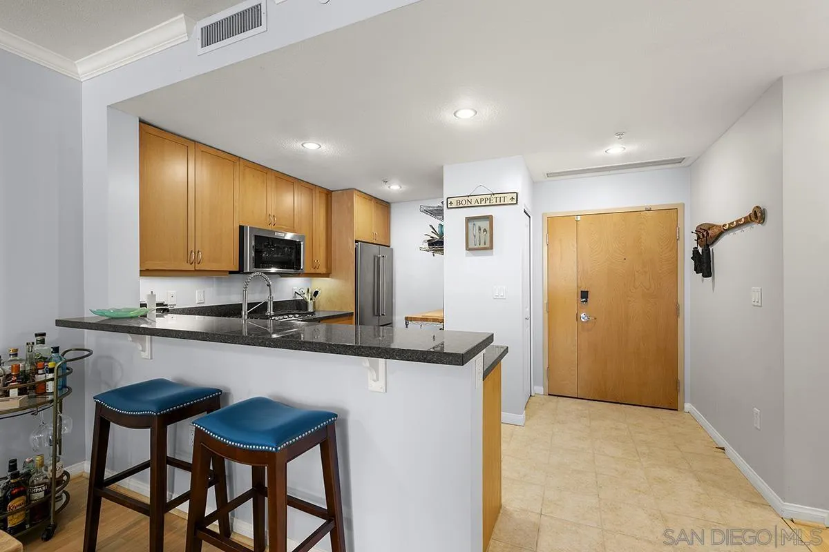 https://cdn.realtyfeed.com/cdn/127/260012300/378c2e2975e1b64e937edcafe76863d8.webp