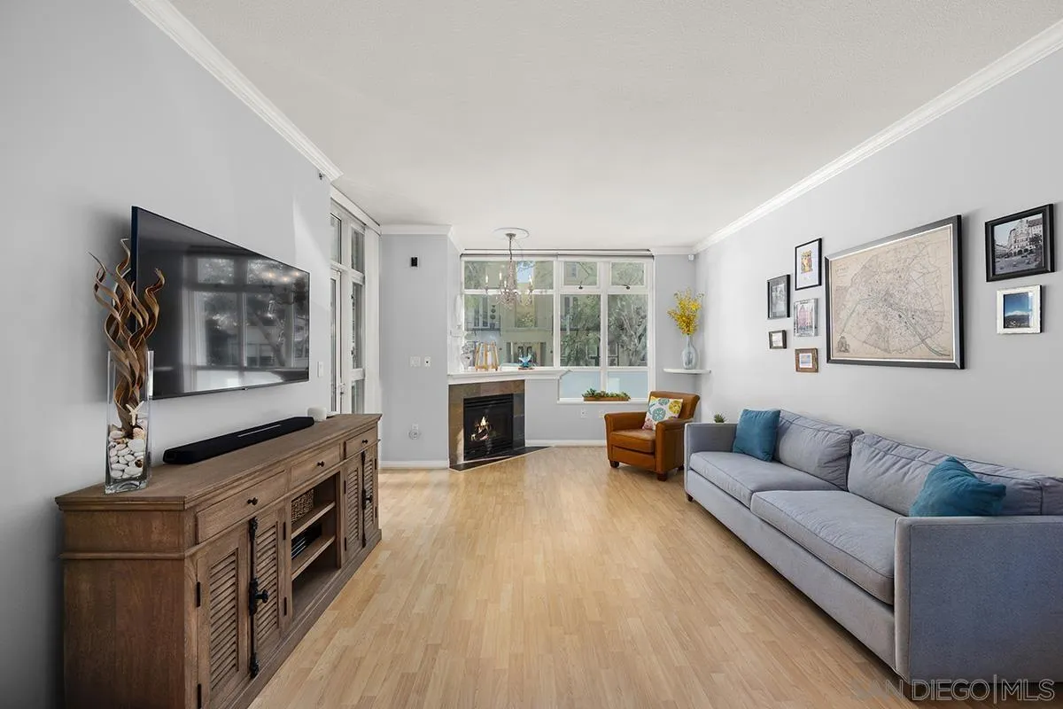 https://cdn.realtyfeed.com/cdn/127/260012300/7de00600b29e78782d17567b54a7b66d.webp