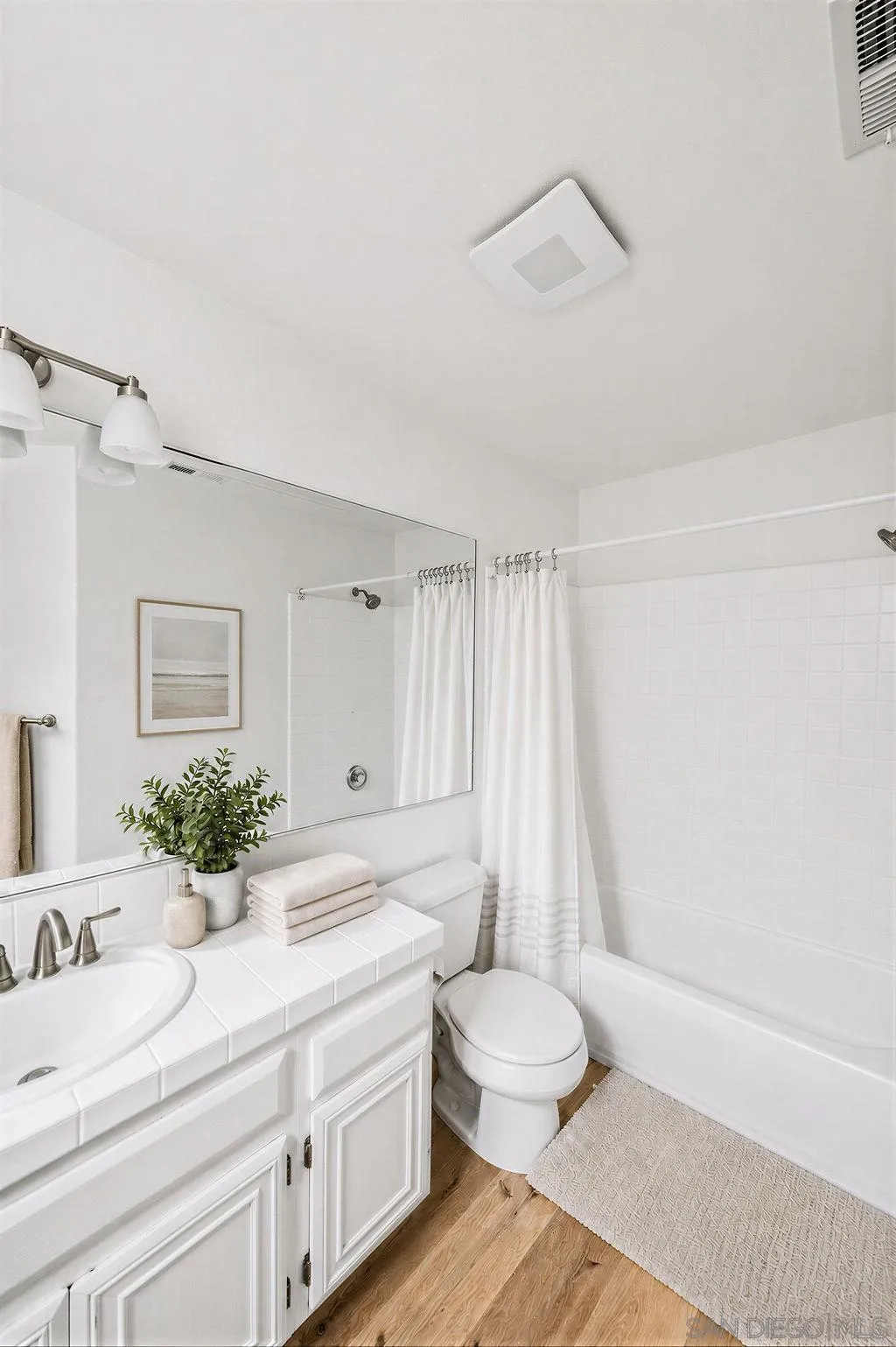 https://cdn.realtyfeed.com/cdn/127/260012302/838354e58b12be5480287bf791ba6397.webp