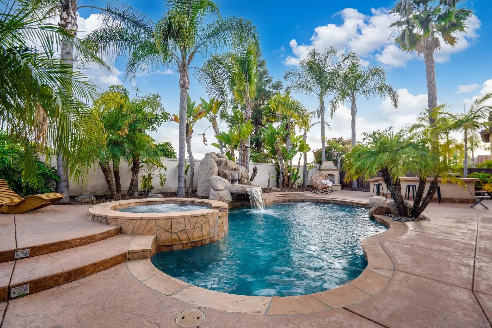 https://cdn.realtyfeed.com/cdn/127/260012304/6e8b6bcfa28316229d0d431064462e75.webp