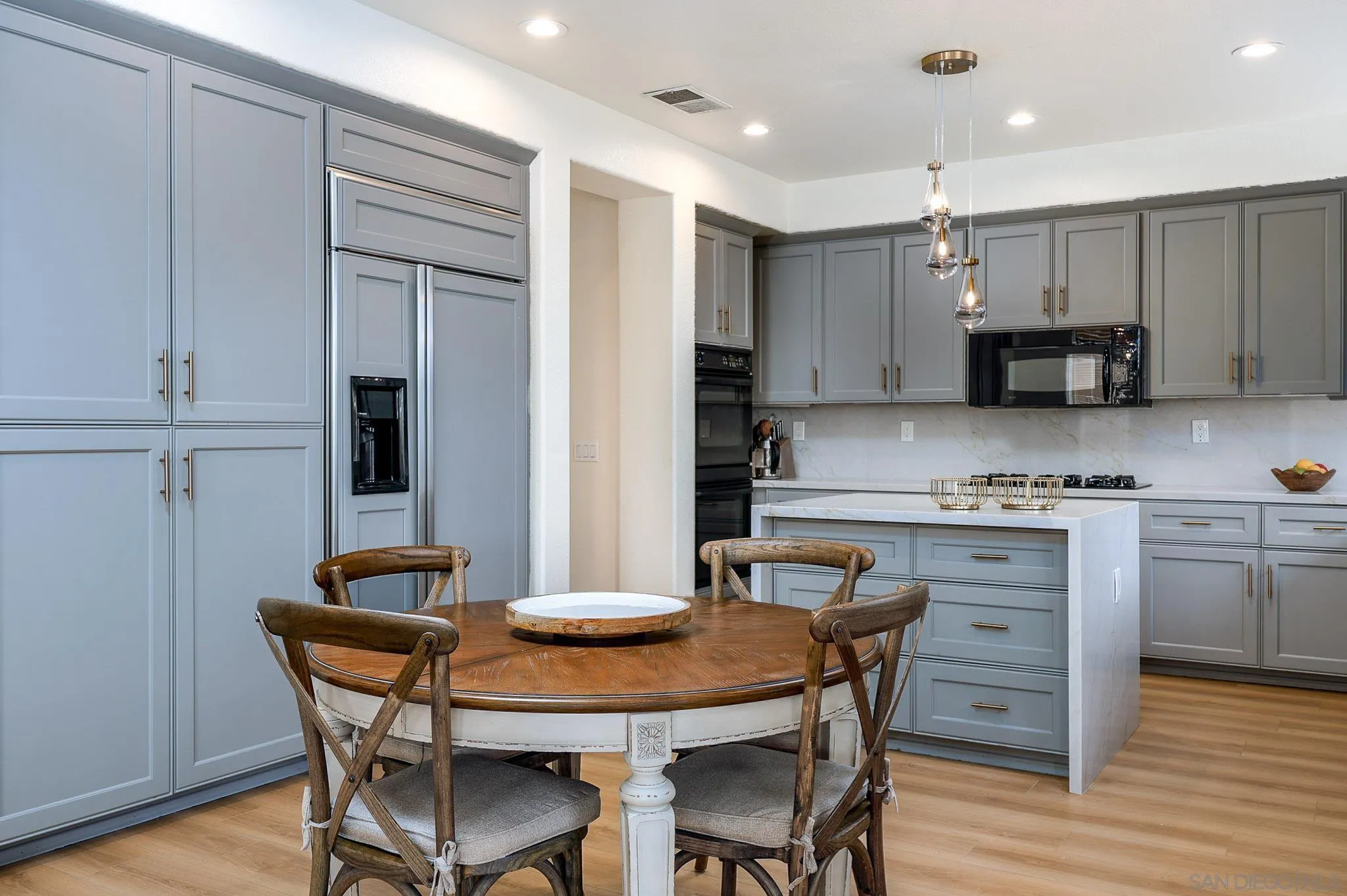 https://cdn.realtyfeed.com/cdn/127/260012304/79a088c11ad0f7d04c413c9fb02ff989.webp