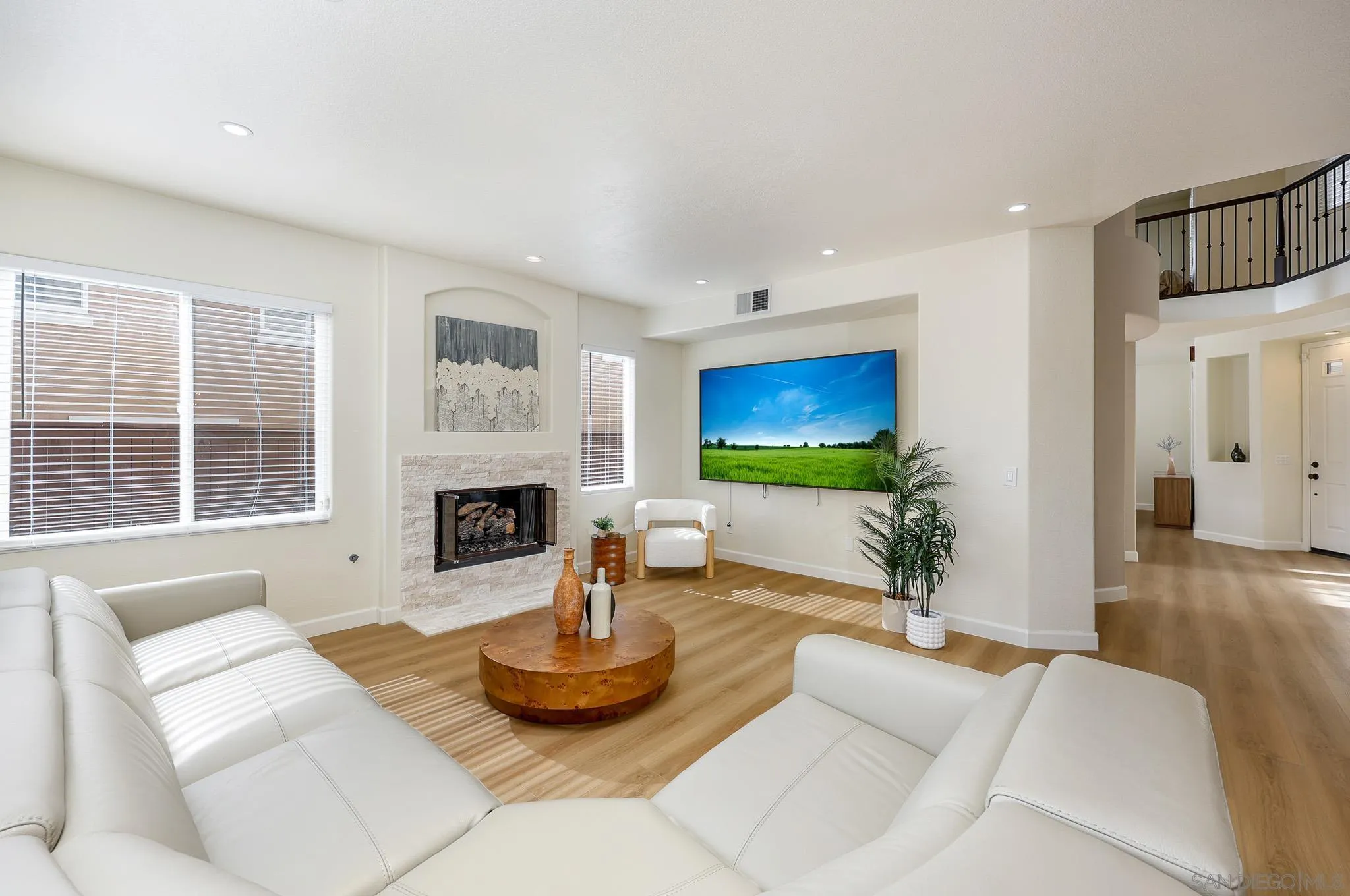 https://cdn.realtyfeed.com/cdn/127/260012304/7c9a3325cea6a2148bdb5b3cb4faa12b.webp