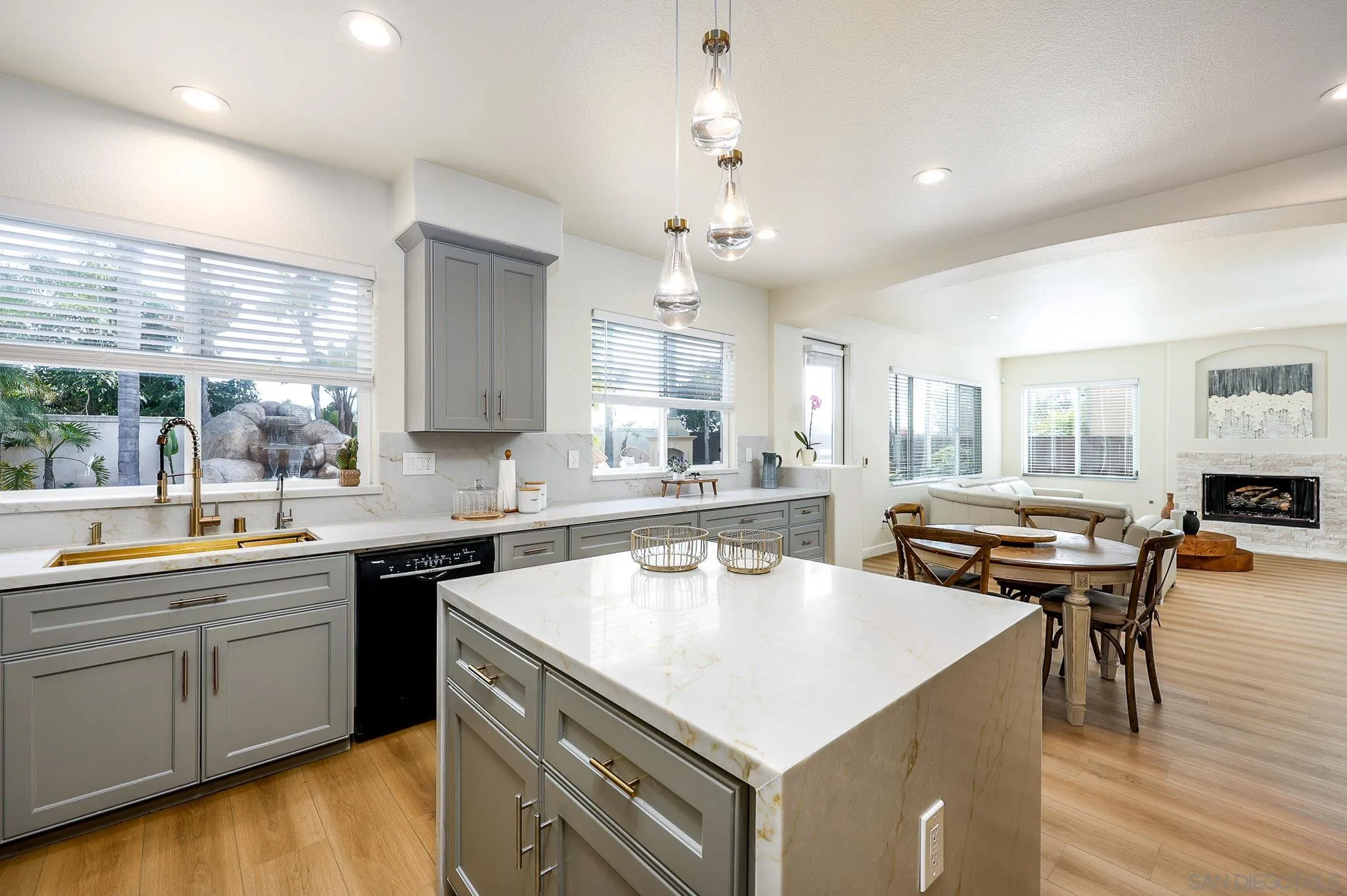 https://cdn.realtyfeed.com/cdn/127/260012304/c4a386abd2cc99d52552272a42d42b43.webp