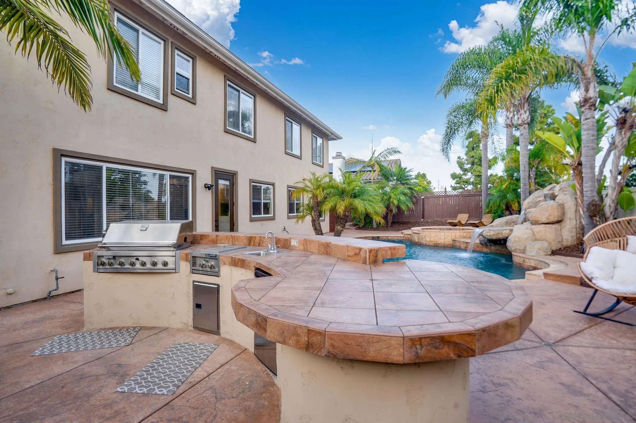 https://cdn.realtyfeed.com/cdn/127/260012304/c4b0cf5337af0228dbbd5d261ed7f325.webp