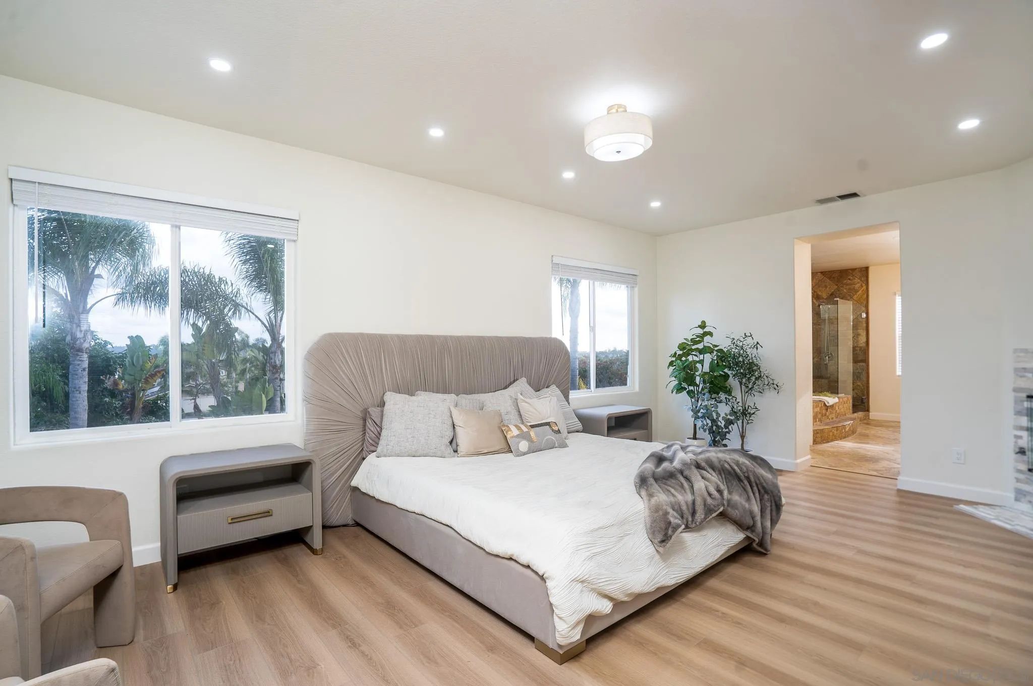 https://cdn.realtyfeed.com/cdn/127/260012304/cca6bc841b5e57a7ac14feed4081ffdd.webp