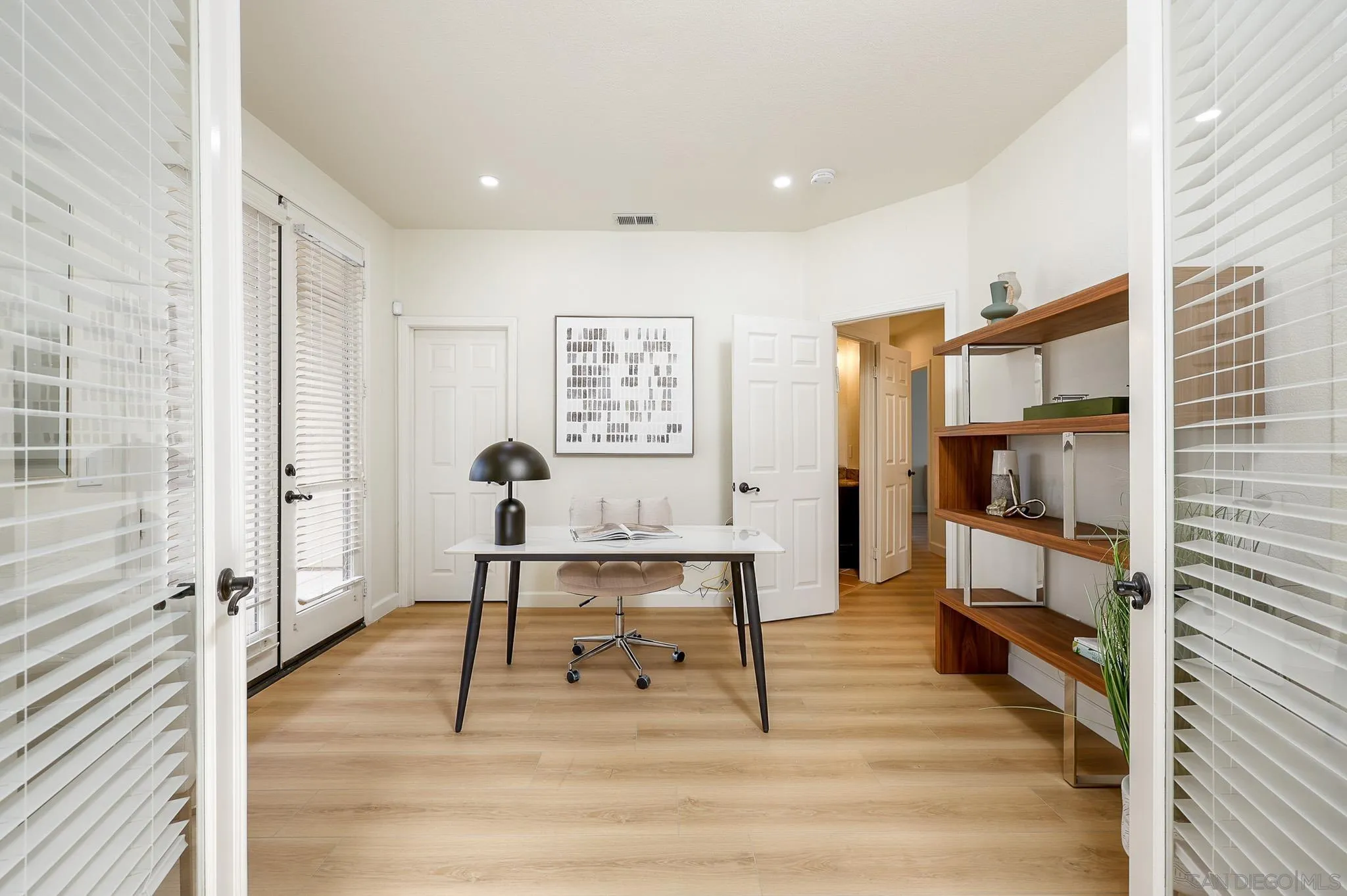https://cdn.realtyfeed.com/cdn/127/260012304/dda381d11571070322a7d058a6a66a47.webp