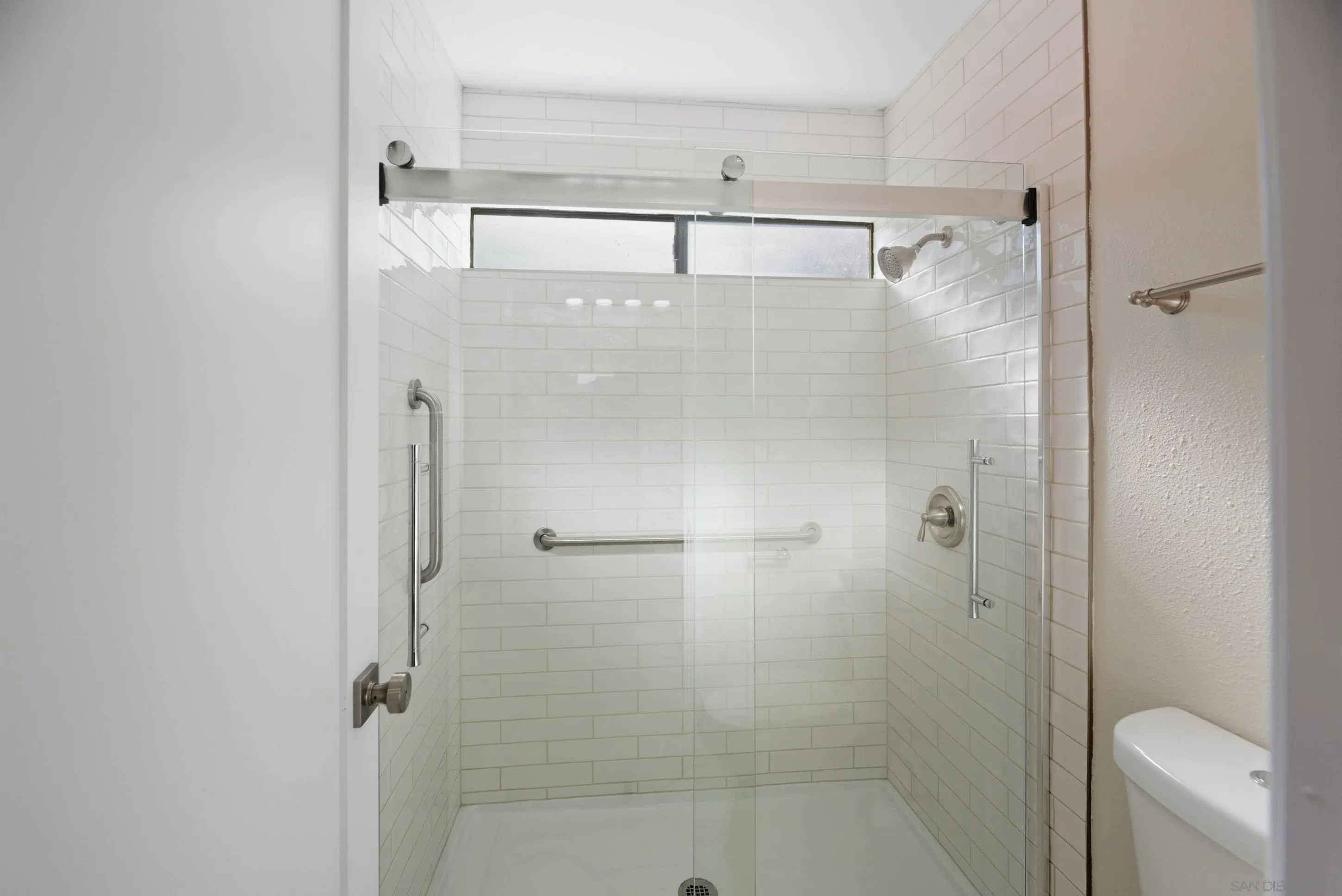 https://cdn.realtyfeed.com/cdn/127/260012306/095d7417b20943166ba53b545c9a1e7f.webp