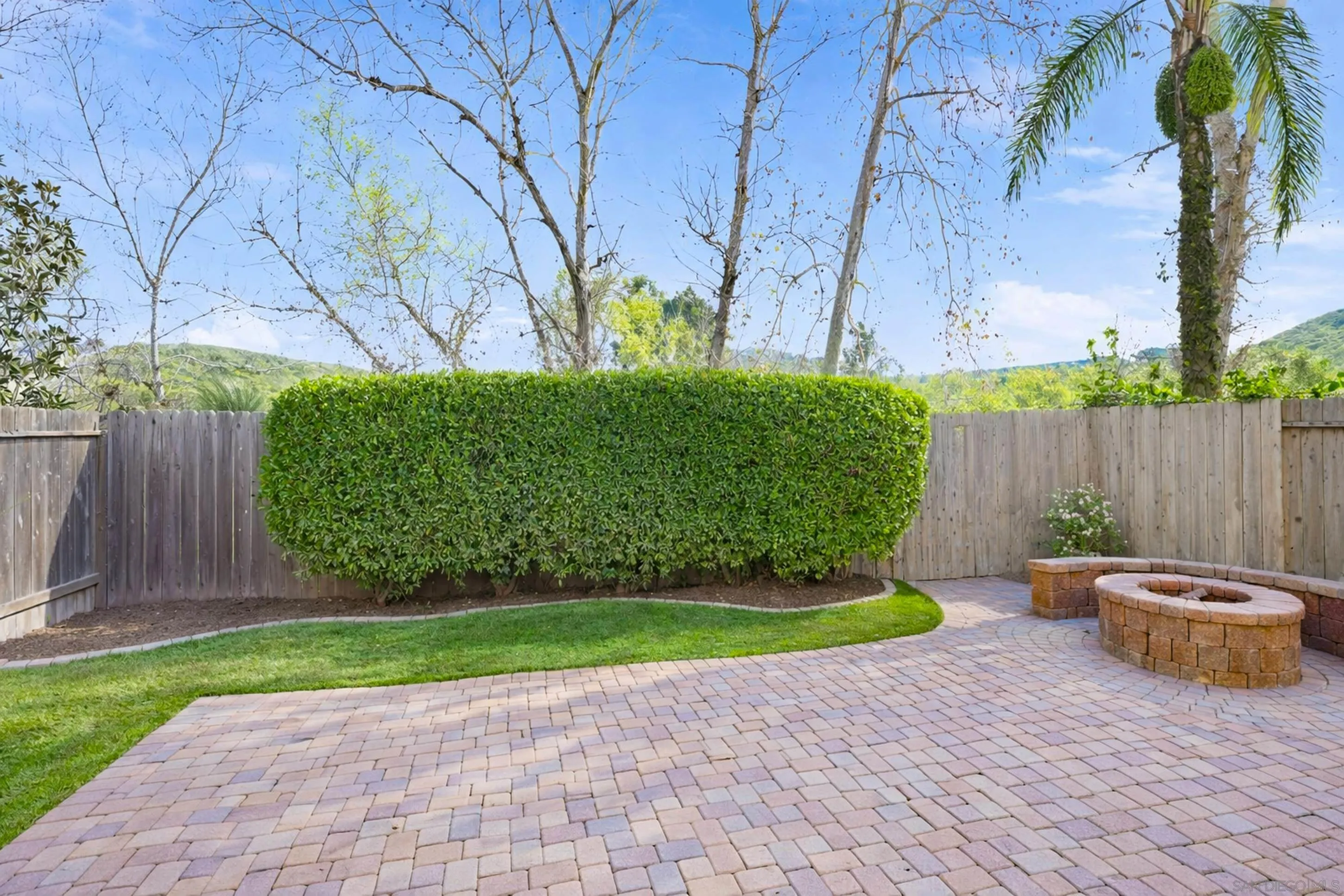 https://cdn.realtyfeed.com/cdn/127/260012306/124d087dd83e0aacd2b7d5f83f123428.webp