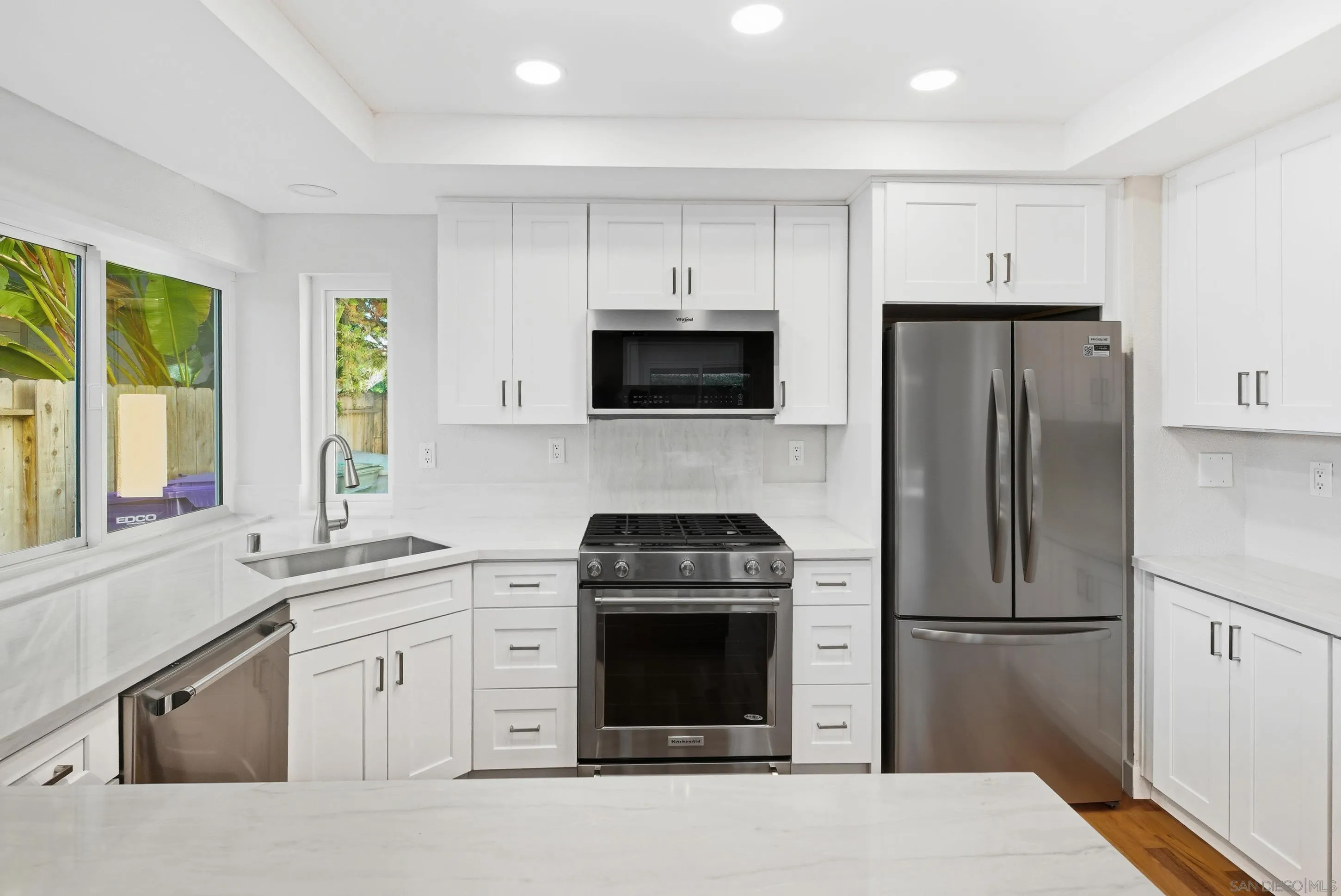 https://cdn.realtyfeed.com/cdn/127/260012306/8bd09f2c215d023356b90982dfbb88e8.webp