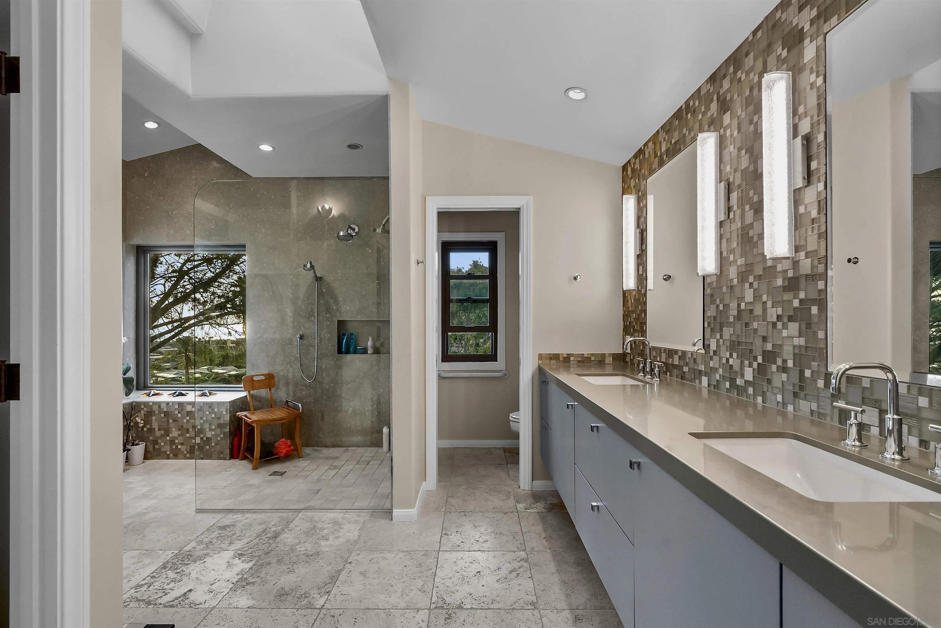 https://cdn.realtyfeed.com/cdn/127/260012308/e51d04e8cc6bf664af73fe37147236f6.webp