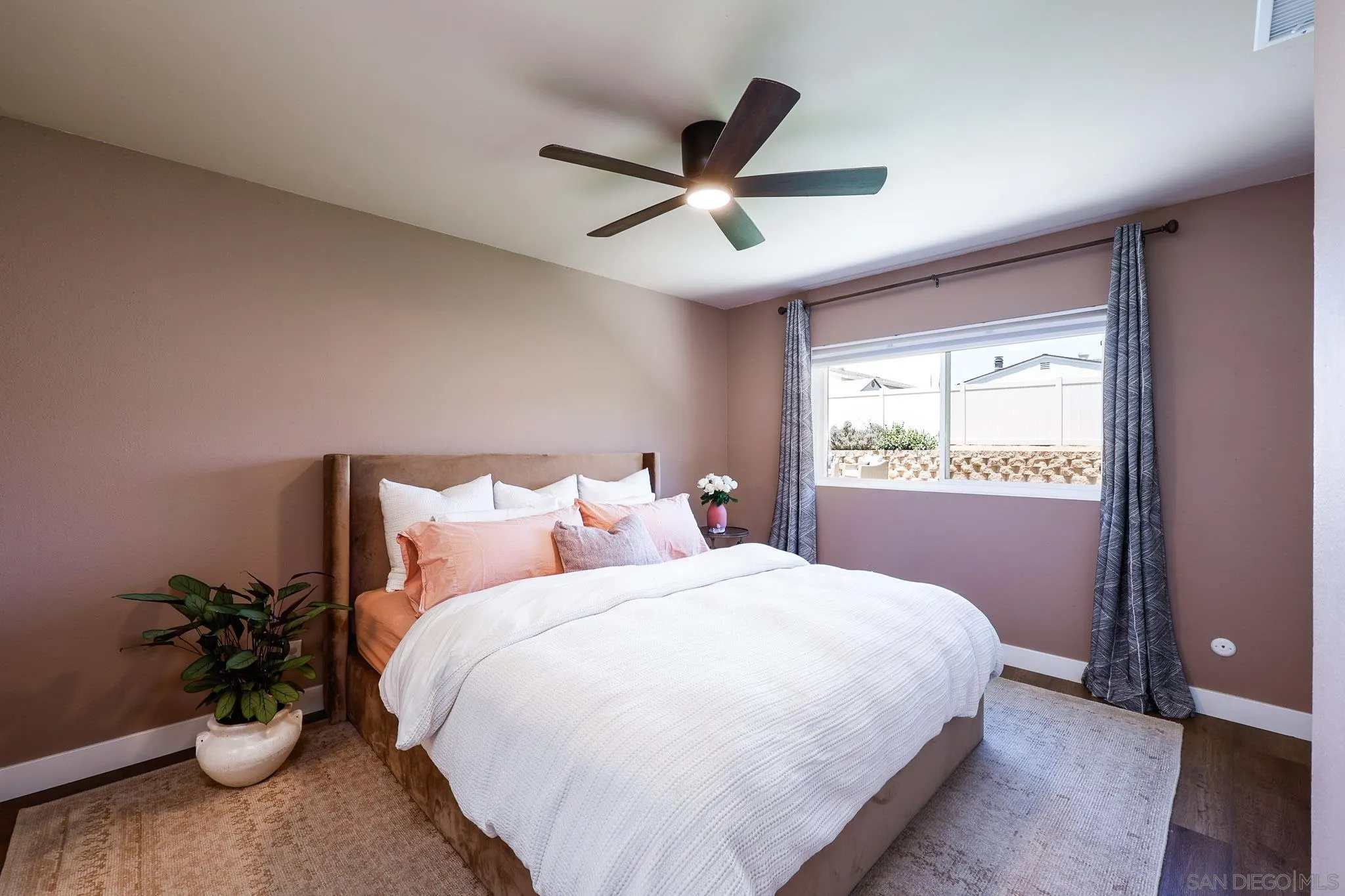 https://cdn.realtyfeed.com/cdn/127/260012309/4a07ab26cf812b2d5c4fa52a63c0ca9f.webp