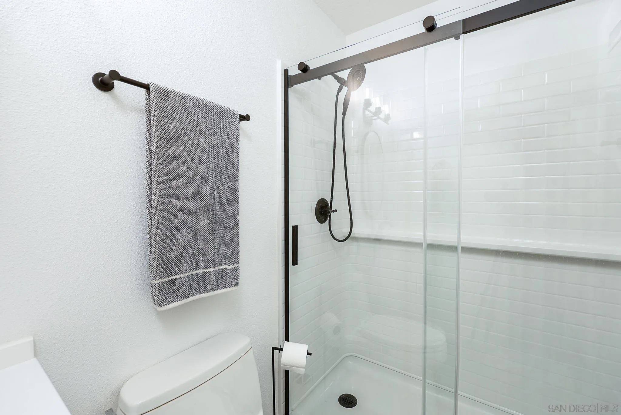 https://cdn.realtyfeed.com/cdn/127/260012309/4b73d8c07ce4e41bafafce0fe0005ef5.webp