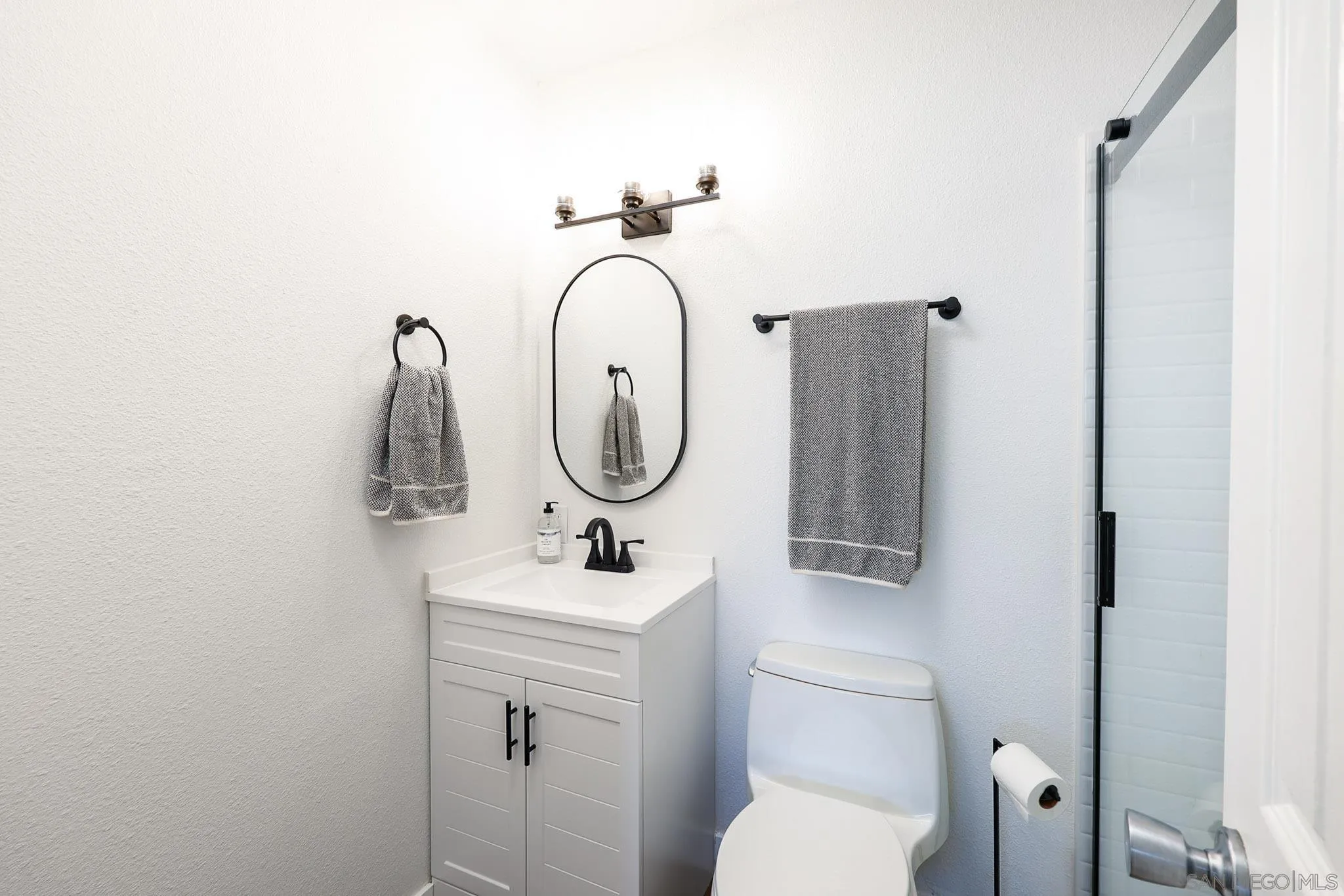 https://cdn.realtyfeed.com/cdn/127/260012309/77438513ae0ddc76700be699aee97611.webp