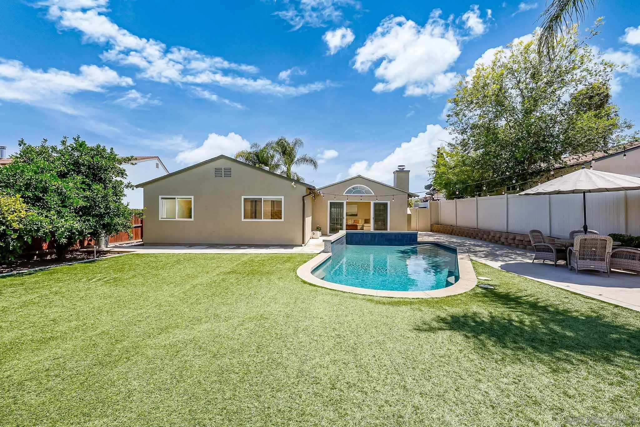 https://cdn.realtyfeed.com/cdn/127/260012309/abea345df08ac99e1141429bfe2d62a5.webp