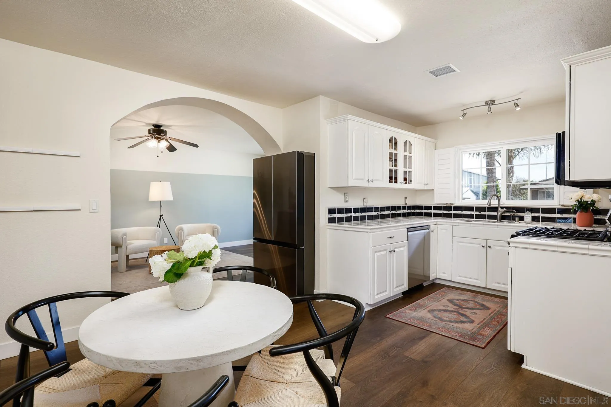 https://cdn.realtyfeed.com/cdn/127/260012309/bc1cb0532e1bfcd2a26ae616b630422a.webp