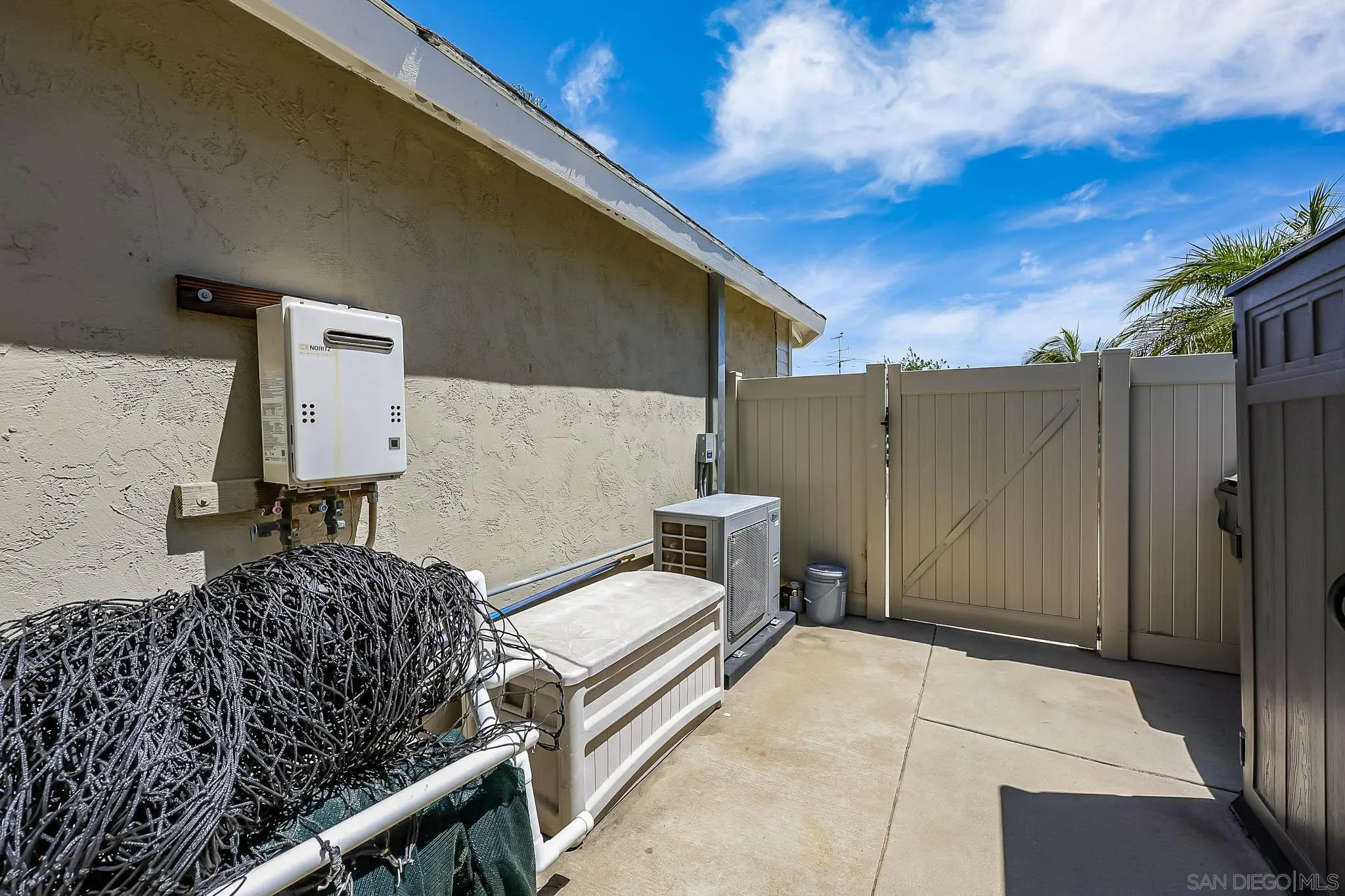 https://cdn.realtyfeed.com/cdn/127/260012309/cfe2c6d545da758a8a183edb7ce4b251.webp