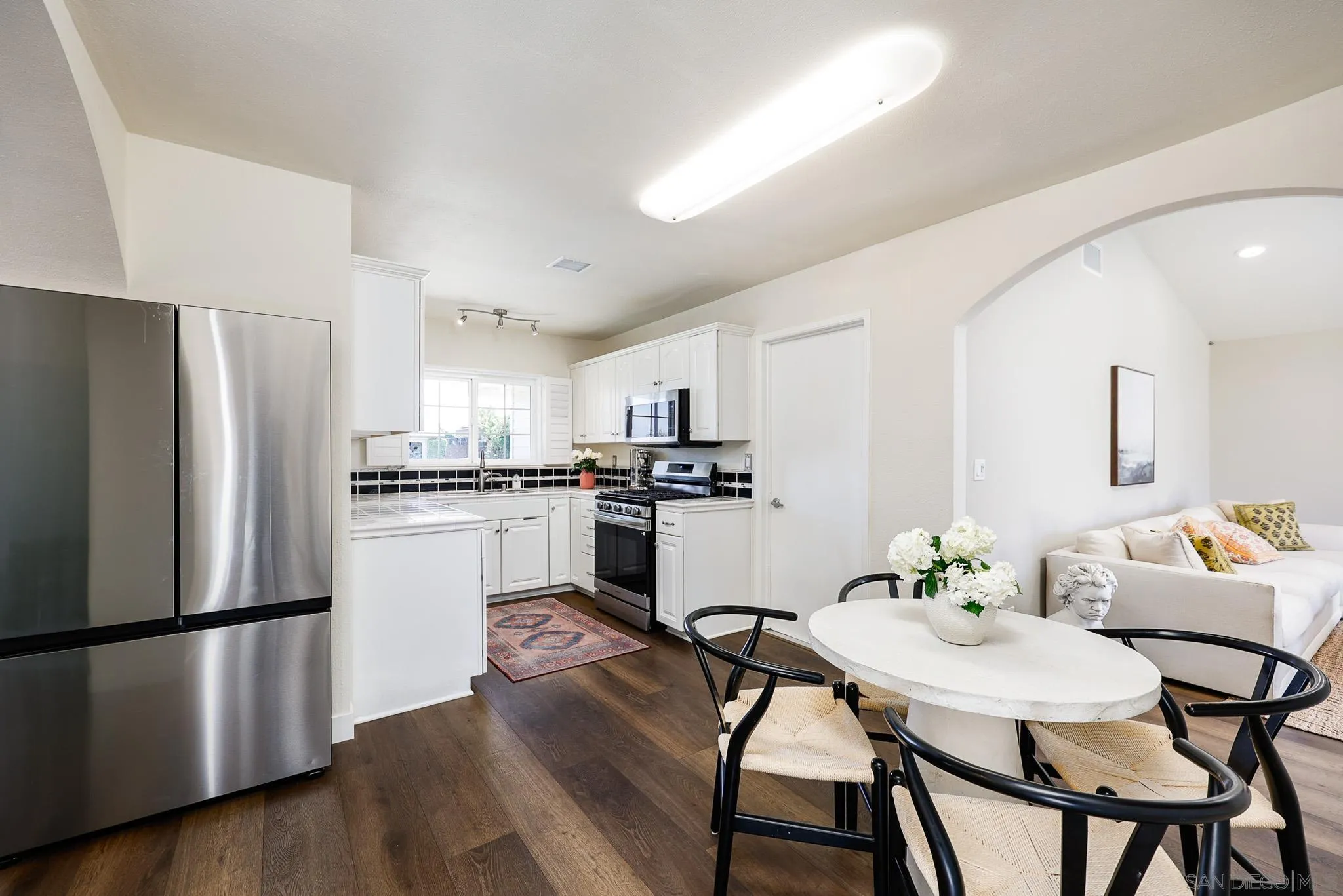 https://cdn.realtyfeed.com/cdn/127/260012309/e29a8a20b2859ca1dac230acccb03899.webp