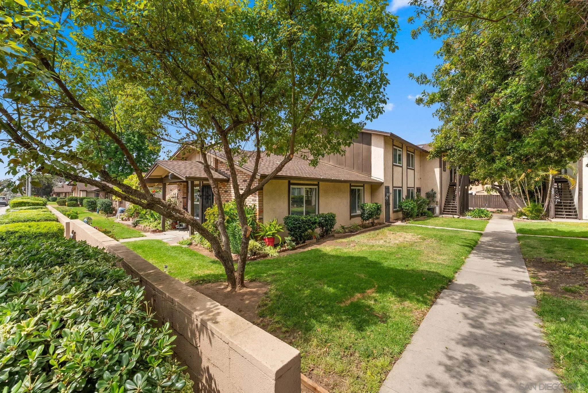 https://cdn.realtyfeed.com/cdn/127/260012311/57adedab0146dde58e3eb78cfc6cafb0.webp