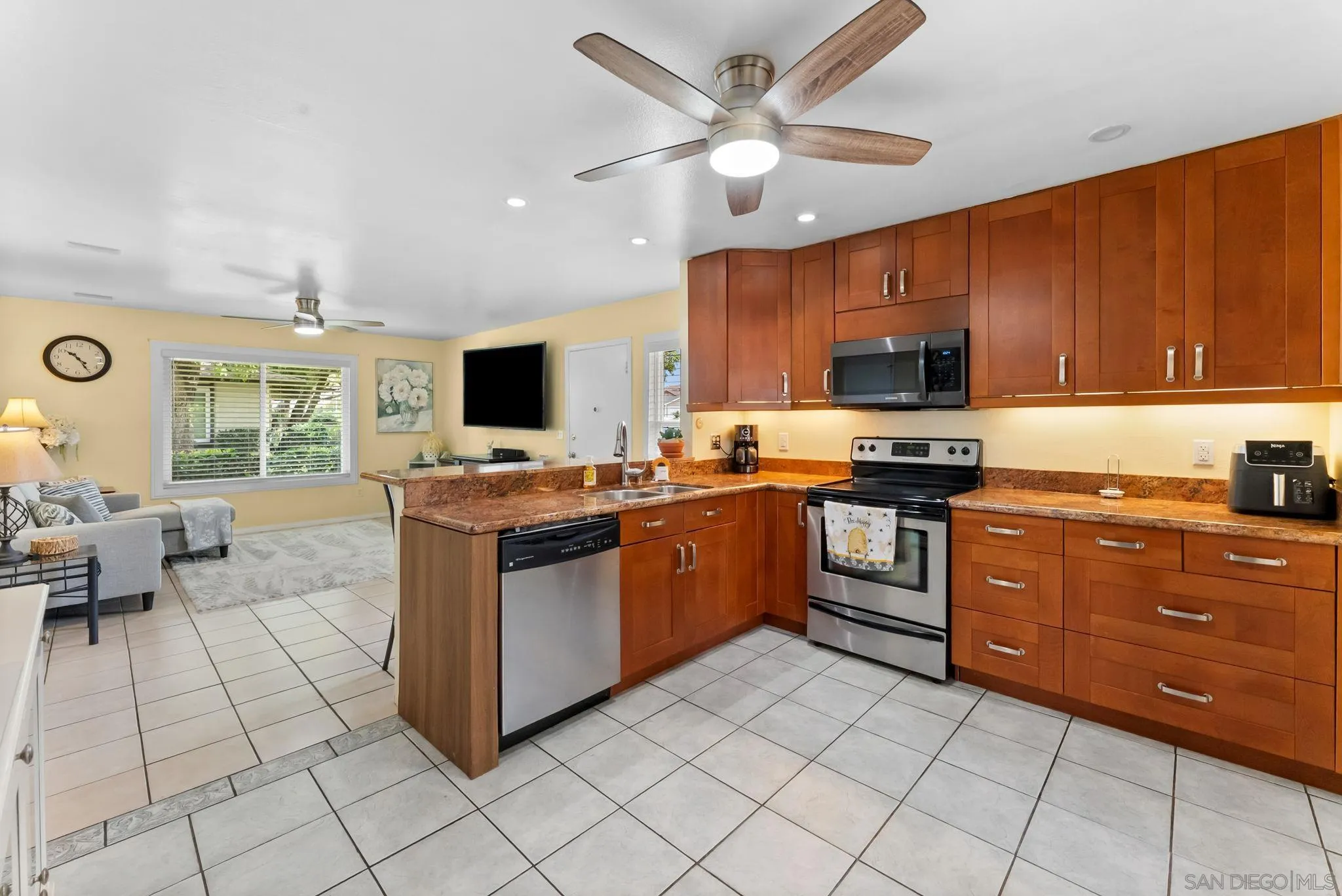 https://cdn.realtyfeed.com/cdn/127/260012311/76050df99f686de1b4b3be024c4616b8.webp