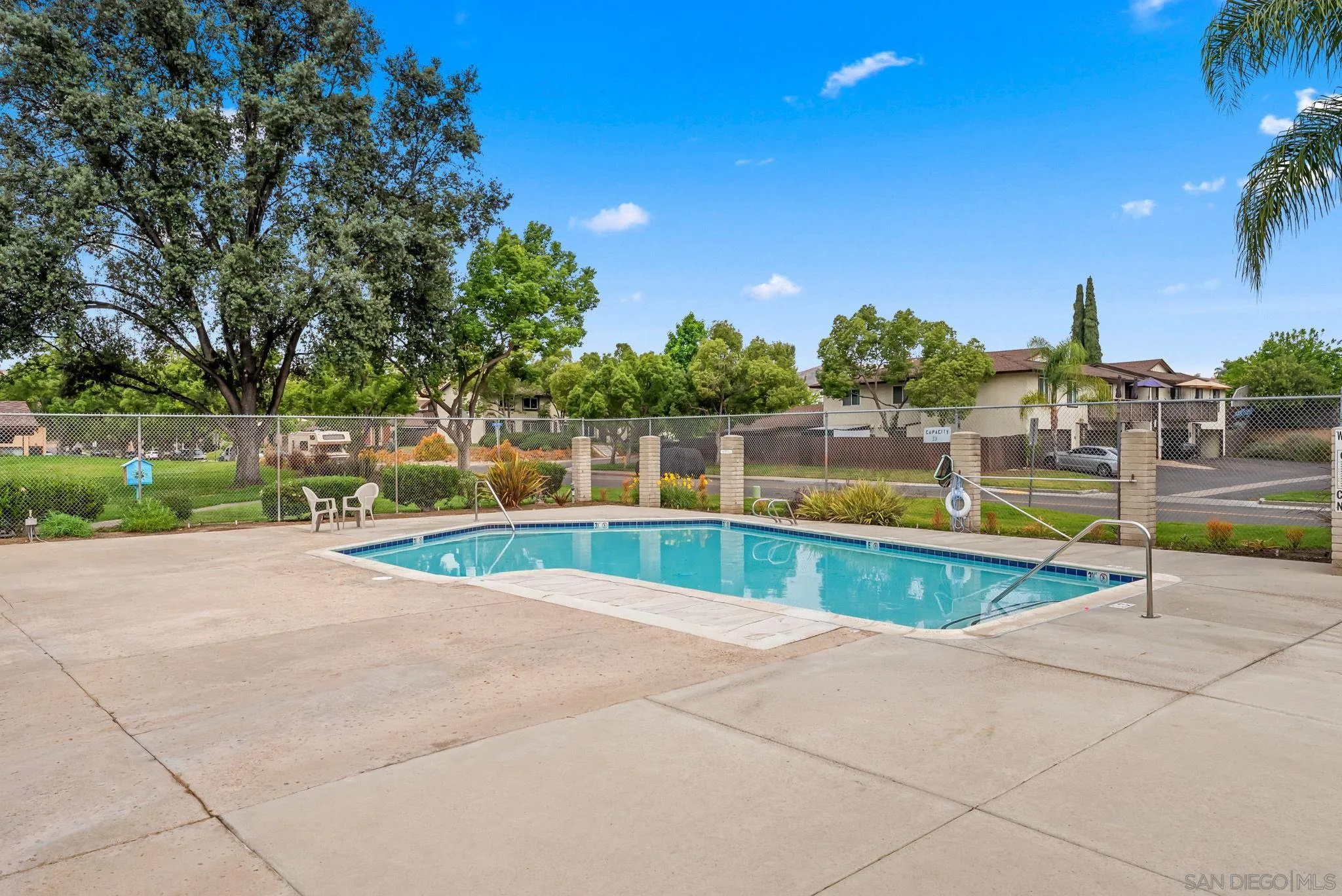 https://cdn.realtyfeed.com/cdn/127/260012311/95472bb9dffefd5f282cc5ed4bfdd0f4.webp