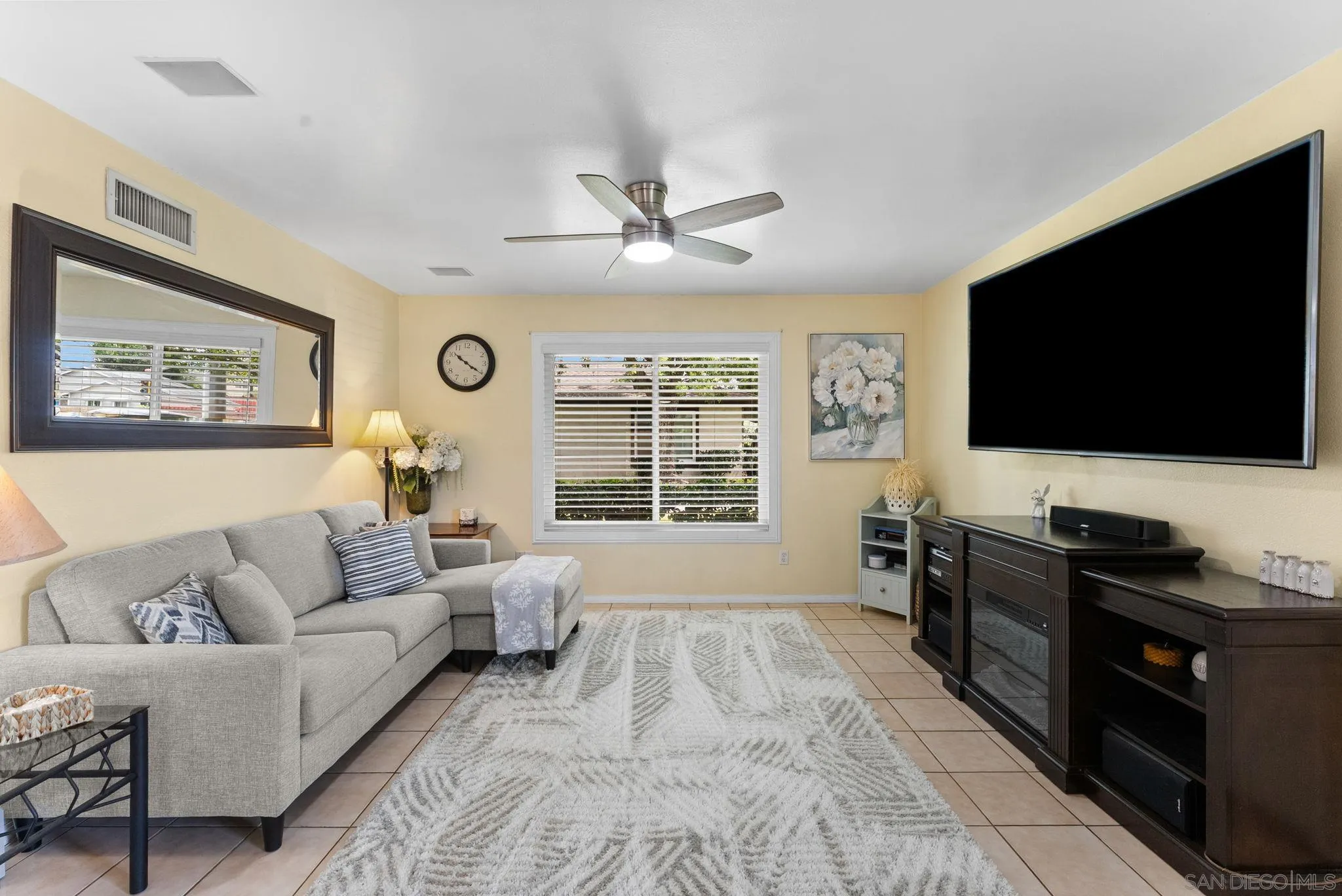 https://cdn.realtyfeed.com/cdn/127/260012311/a4b4e65662f32efecc89beee903241c5.webp