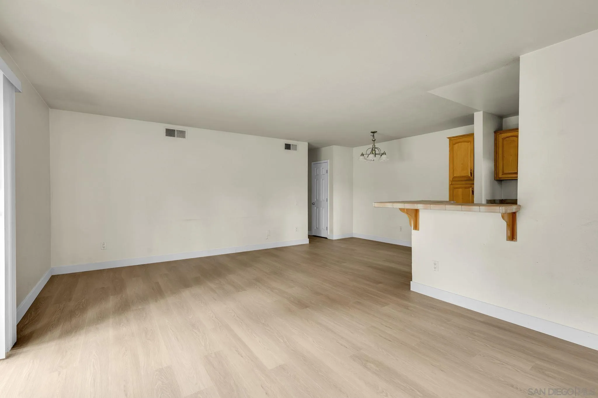 Photo #3: 260012313 Listing: Photo #3