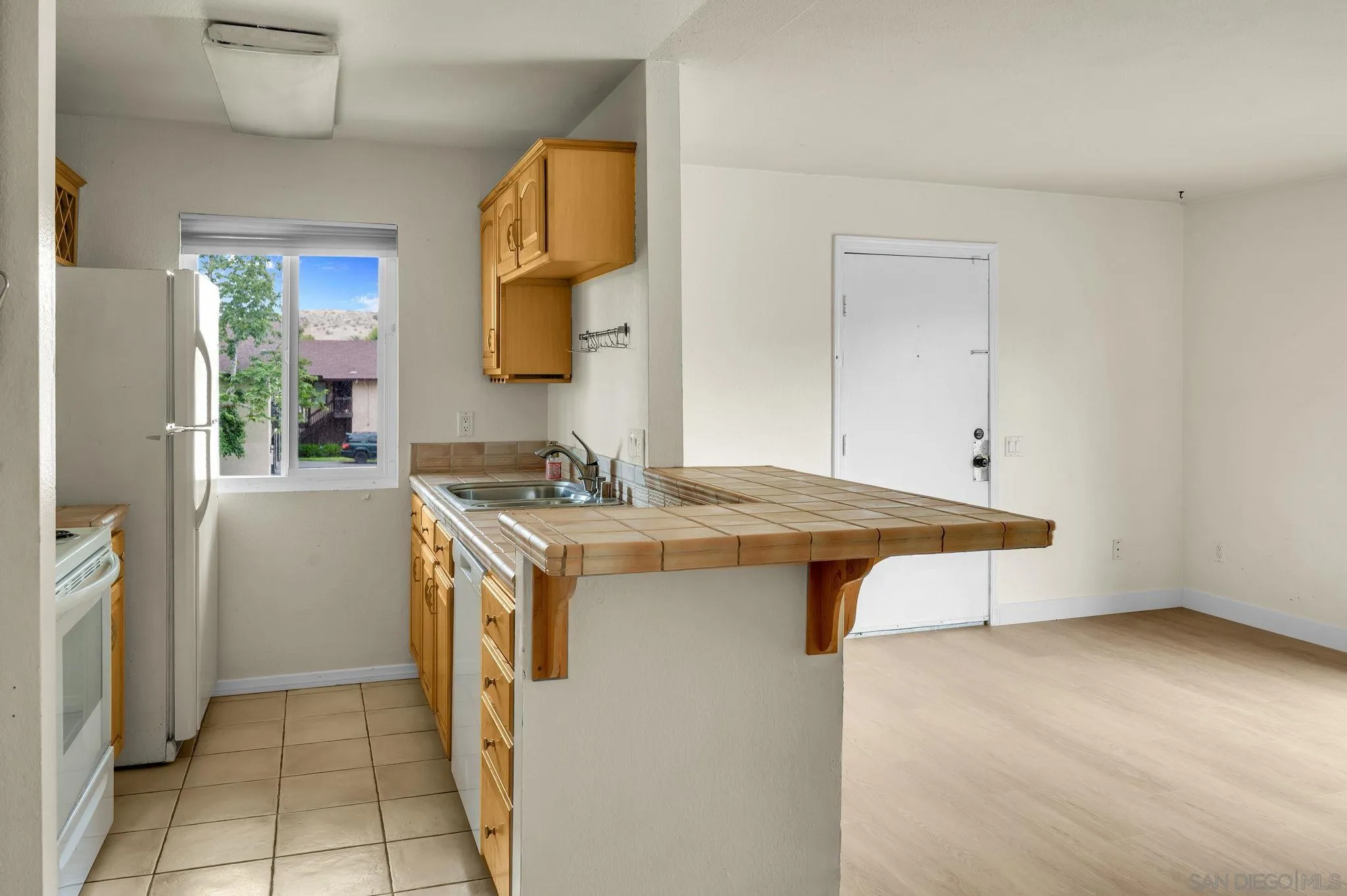 Photo #10: 260012313 Listing: Photo #10