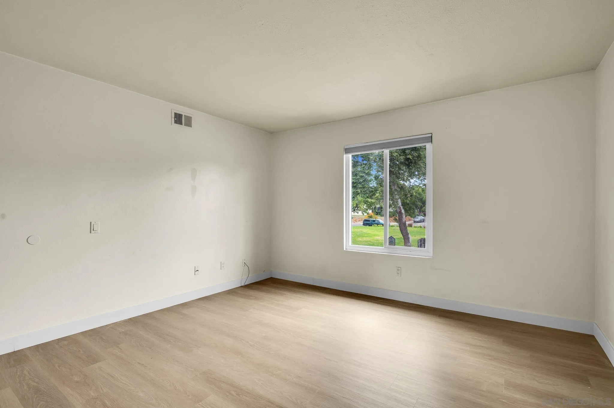 Photo #14: 260012313 Listing: Photo #14
